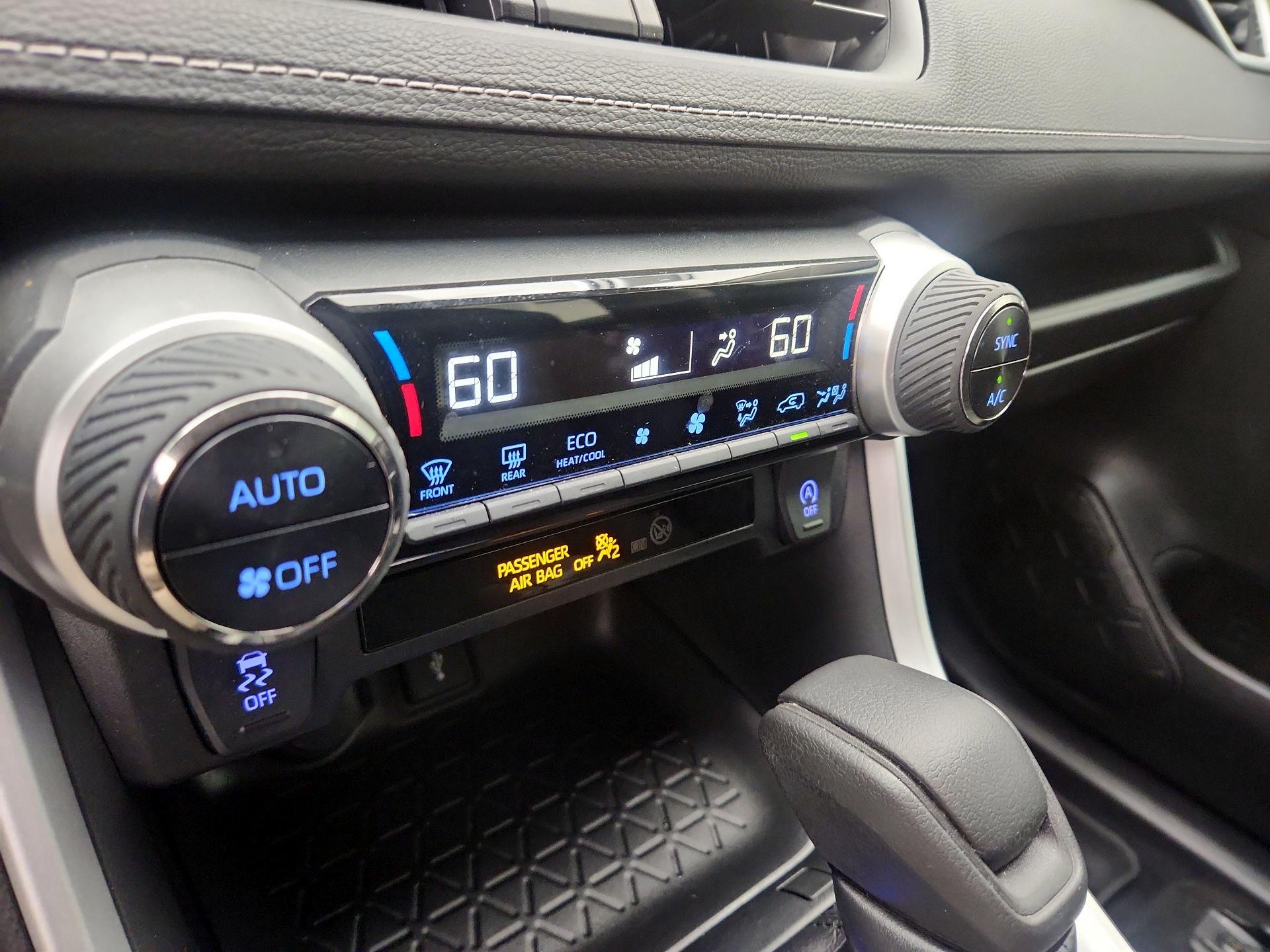 Thumbnail: 2020 Toyota RAV4 - 16
