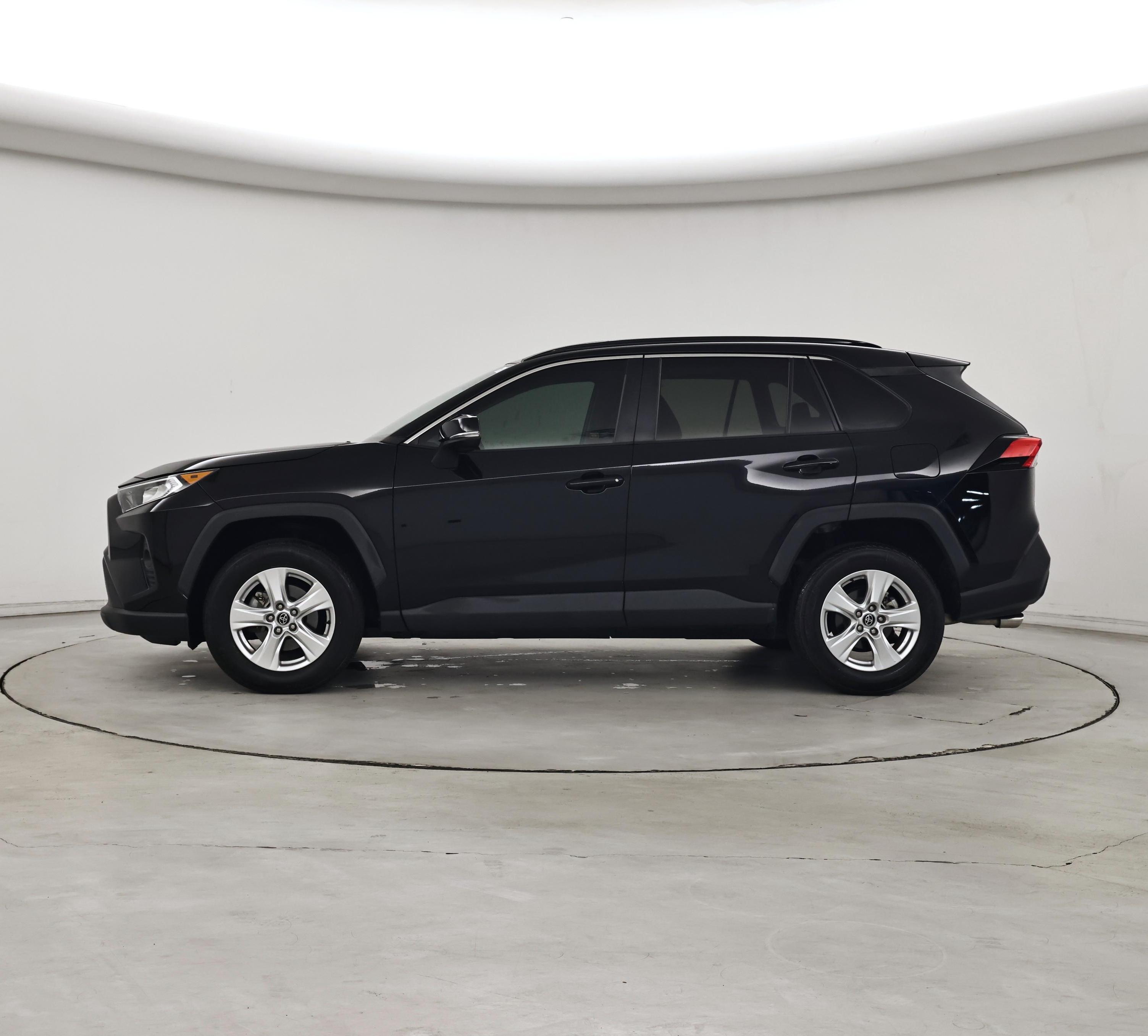 Thumbnail: 2020 Toyota RAV4 - 3