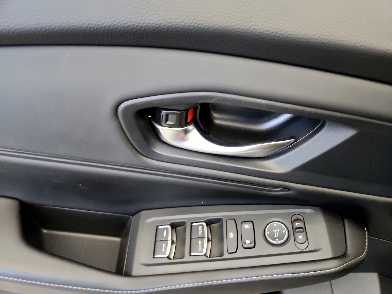 2023 Honda Accord Hybrid Sport - Photo 13