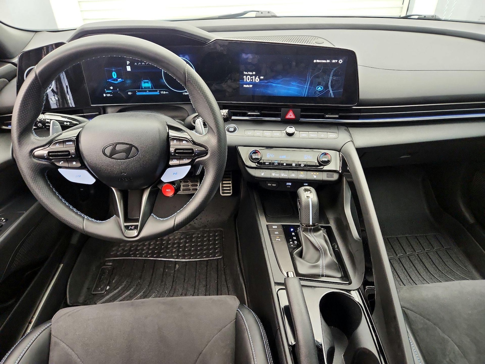 2025 Hyundai Elantra N - Photo 10