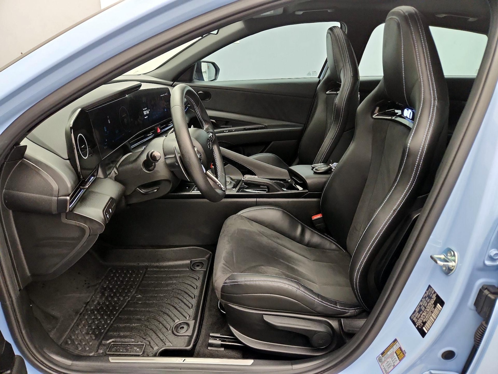 2025 Hyundai Elantra N - Photo 12
