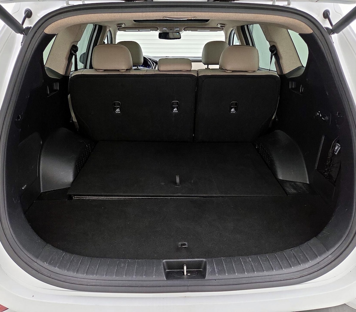 Trunk/Cargo (Seats Up)