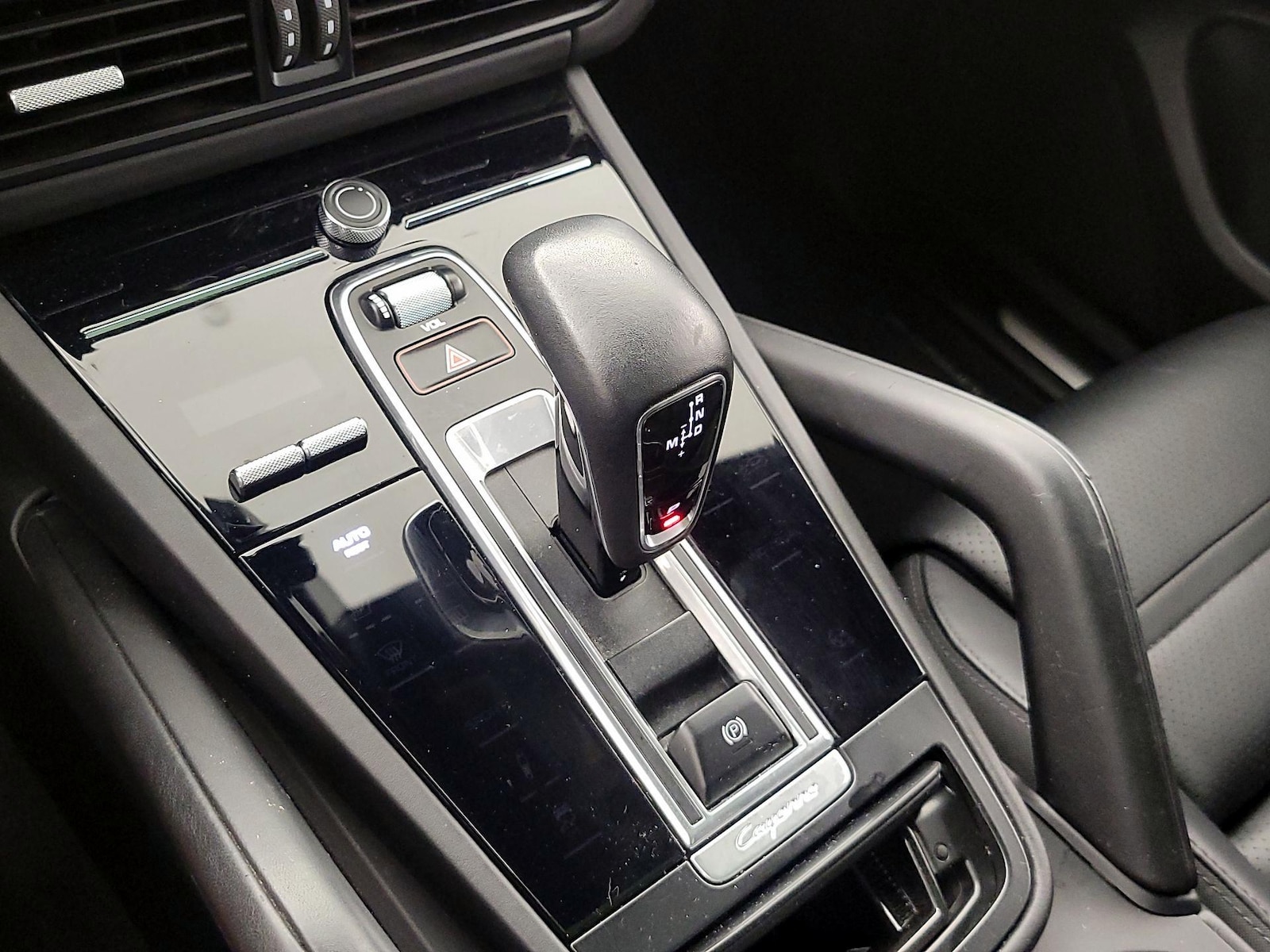 2022 Porsche Cayenne Base - Photo 18