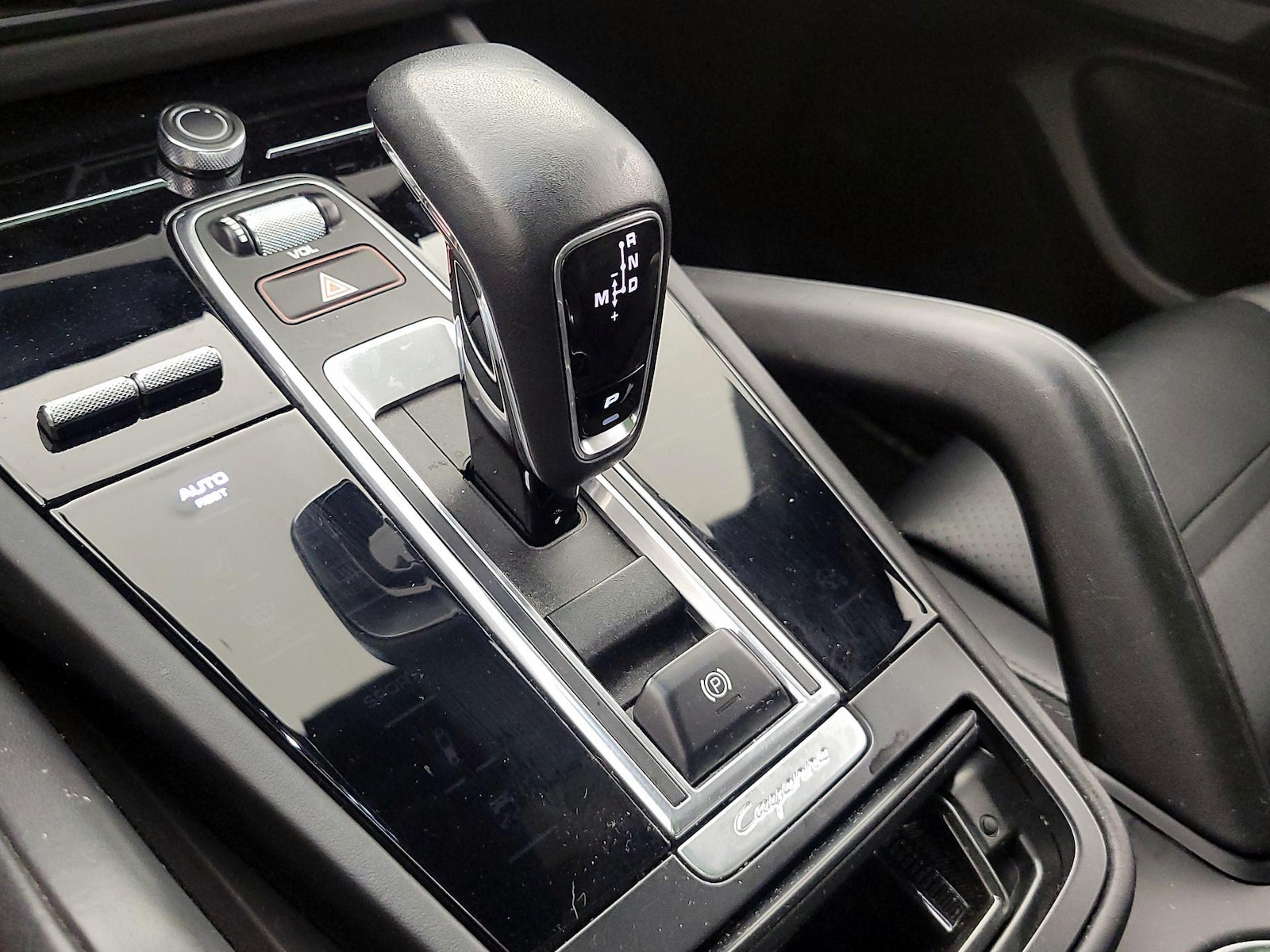 2022 Porsche Cayenne Base - Photo 19