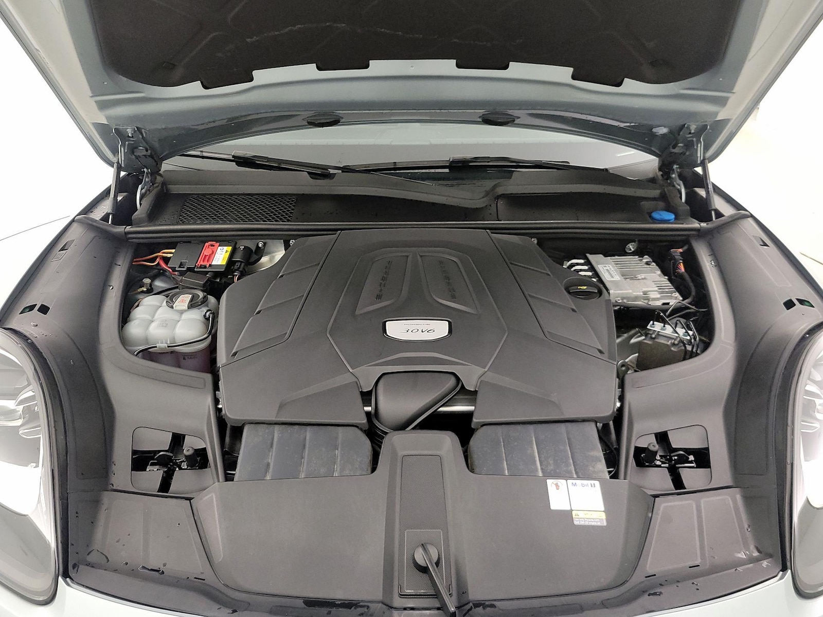 2022 Porsche Cayenne Base - Photo 24