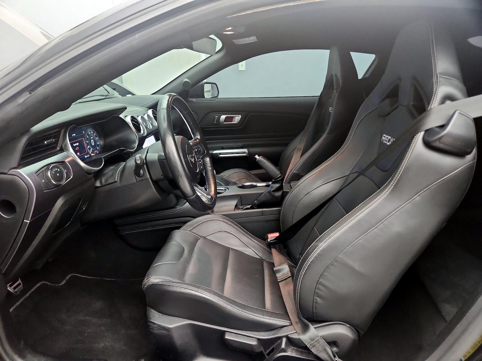 Leather Seats & Side Airbags
