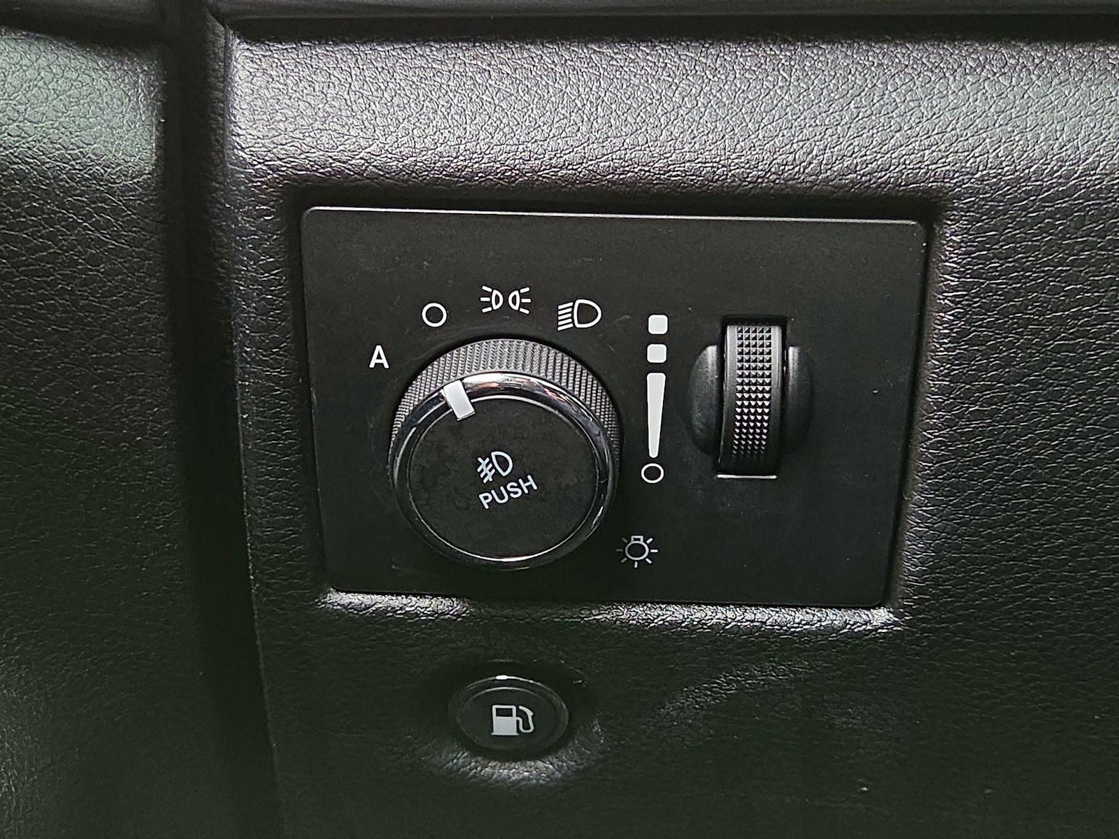 2020 Jeep Grand Cherokee North Edition - Photo 14