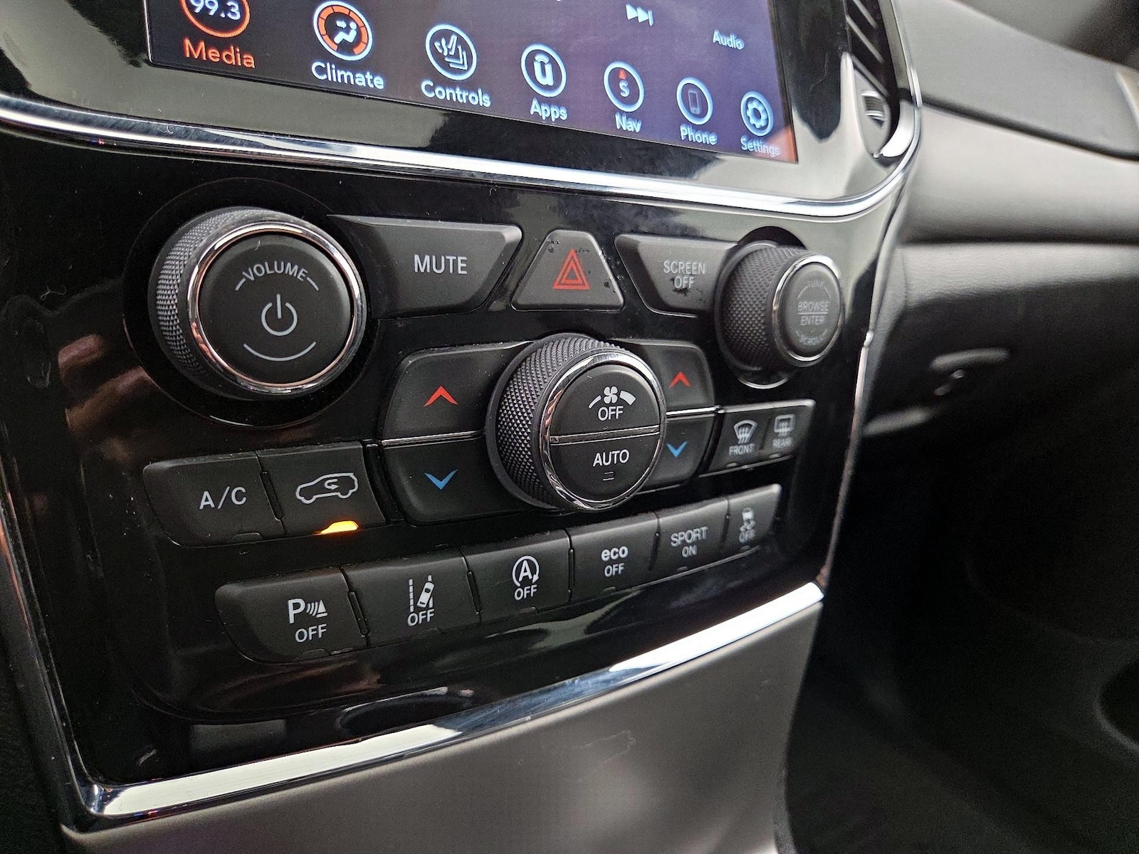 2020 Jeep Grand Cherokee North Edition - Photo 18