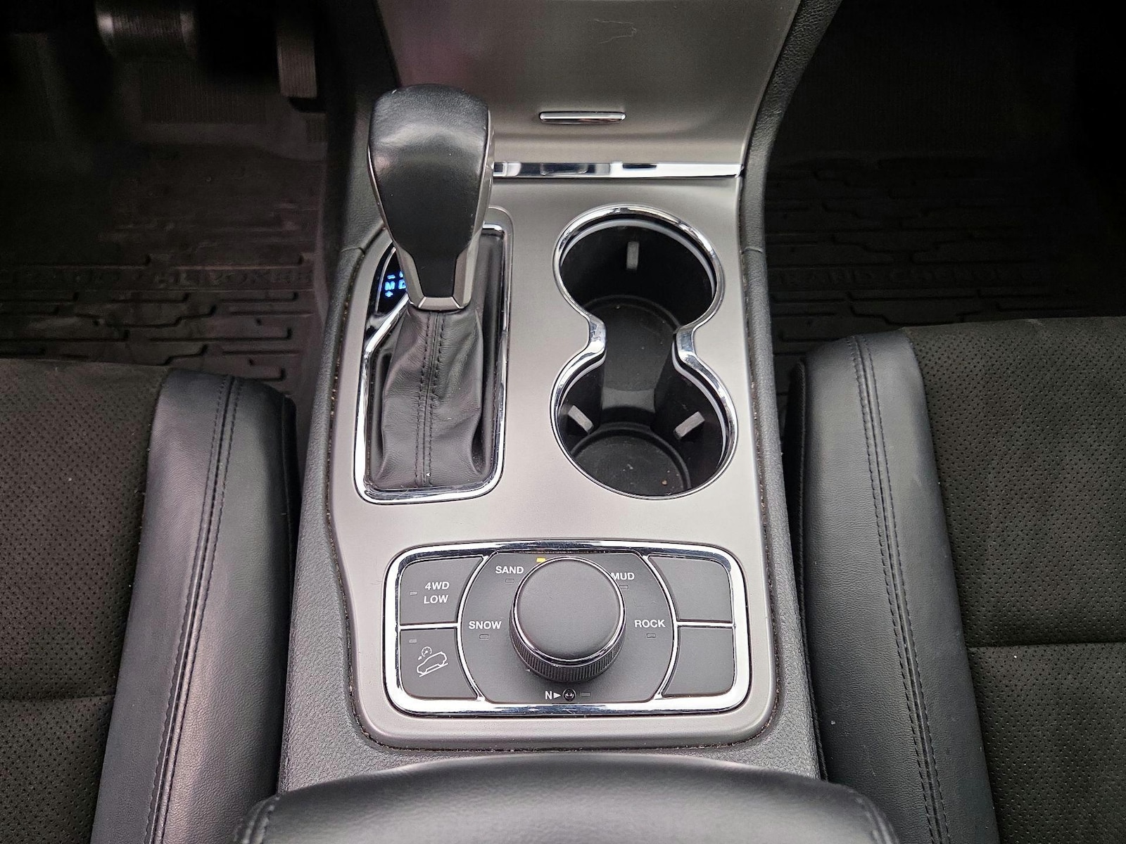 2020 Jeep Grand Cherokee North Edition - Photo 19