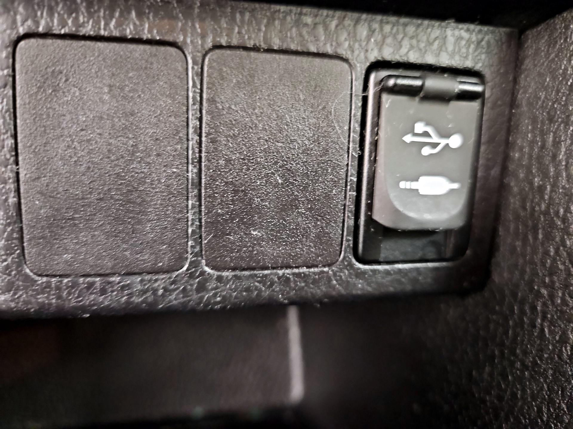 Thumbnail: 2016 Toyota Corolla - 18