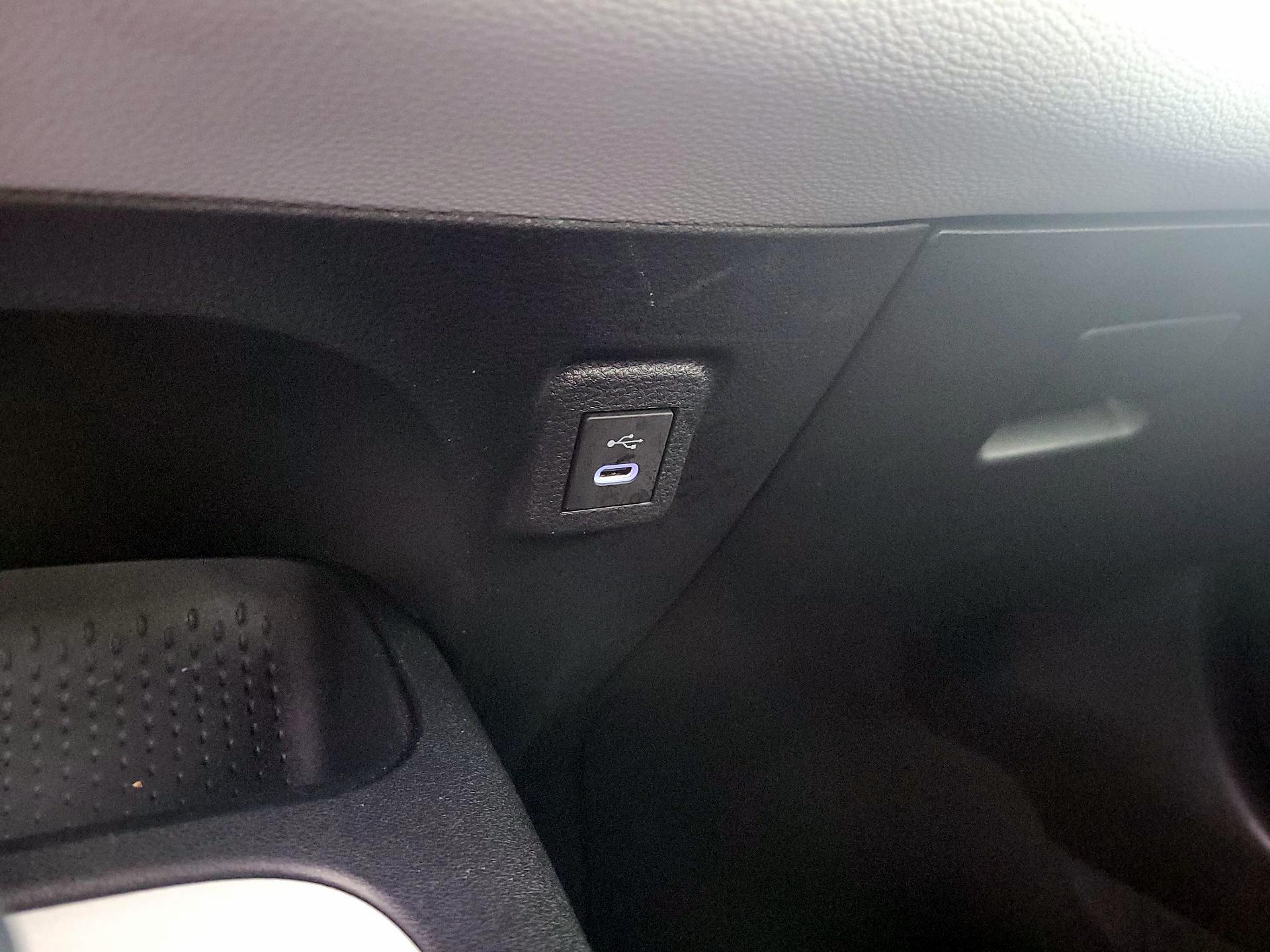 Thumbnail: 2025 Toyota Corolla - 18