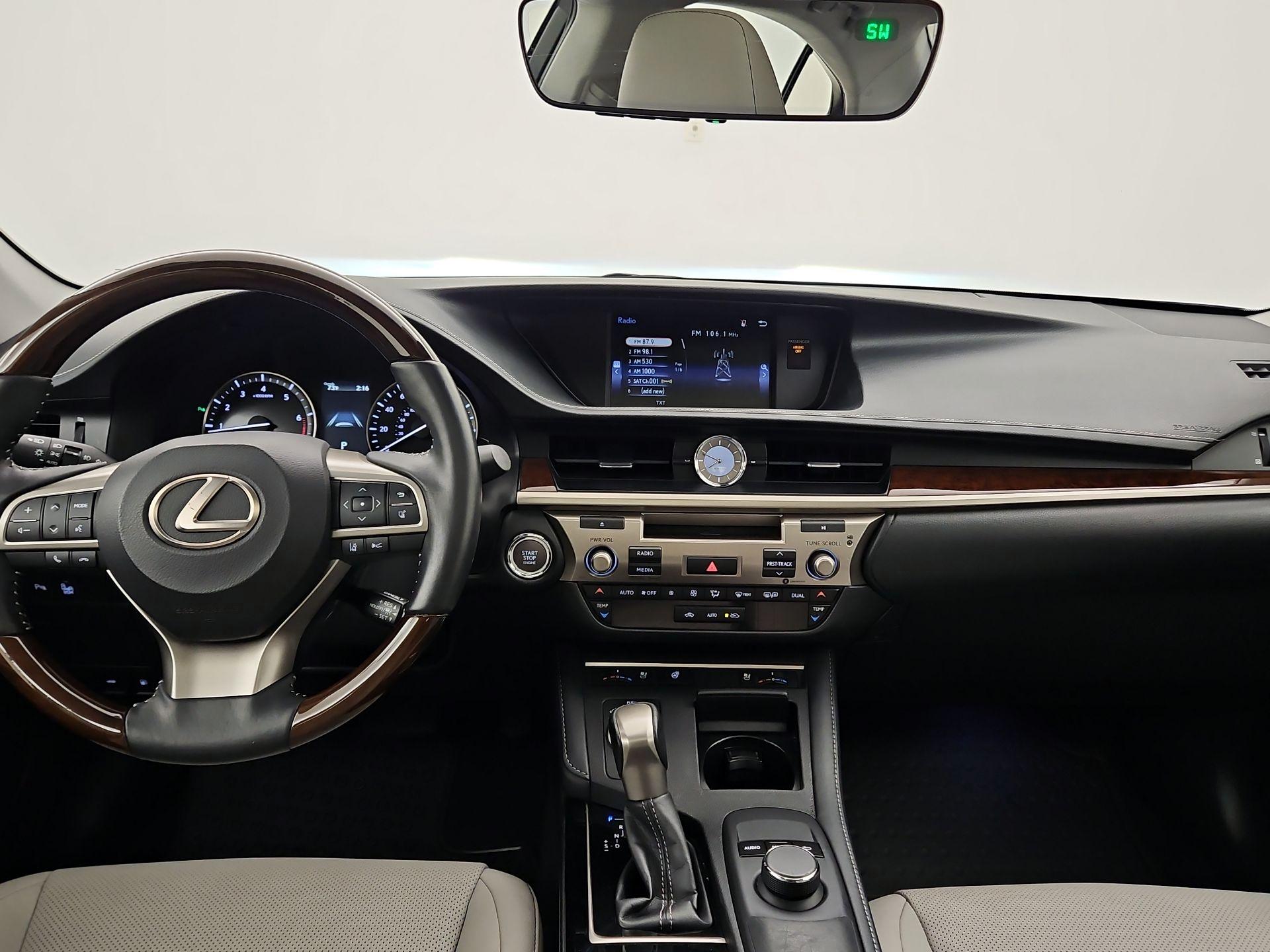 Thumbnail: 2017 Lexus ES - 9