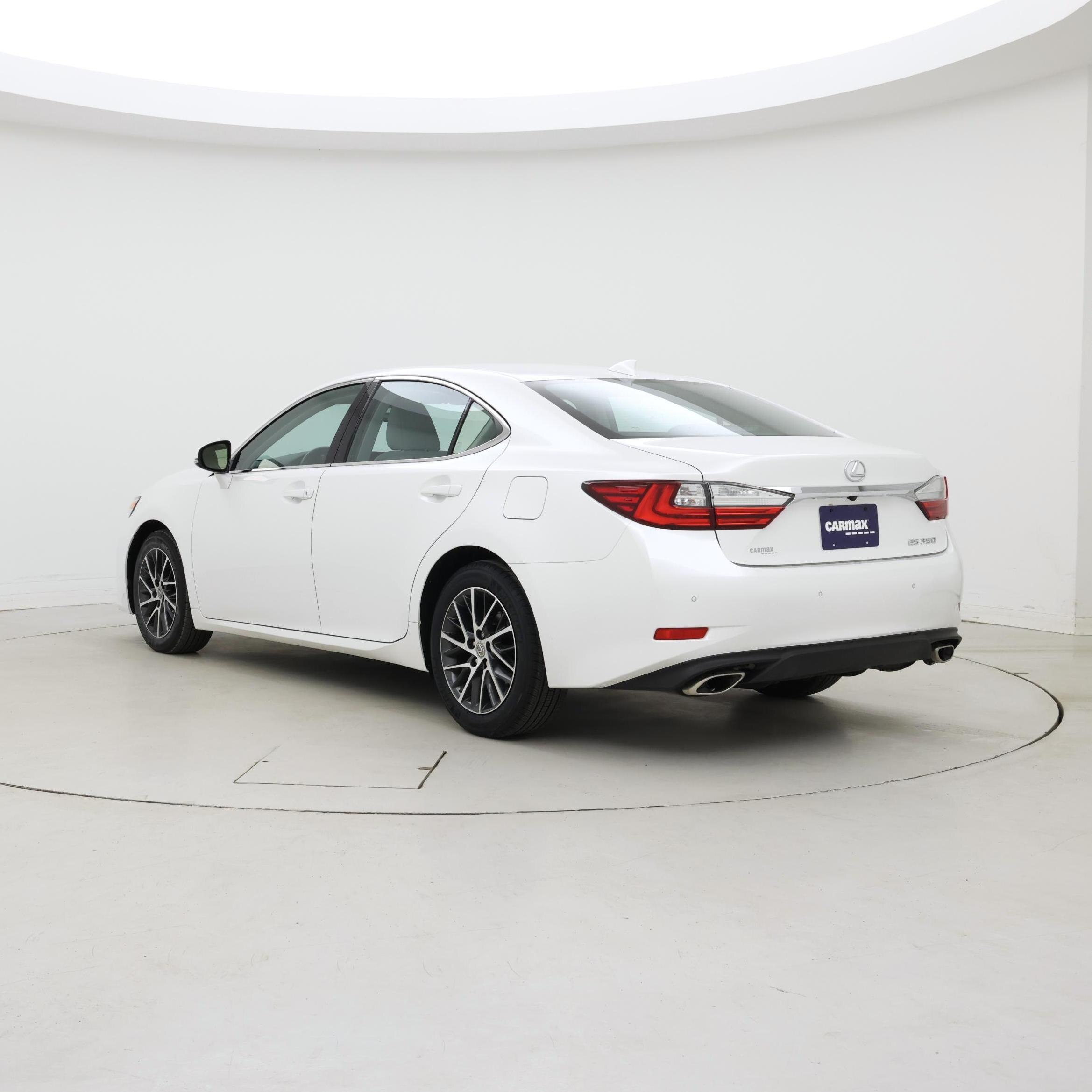 Thumbnail: 2017 Lexus ES - 2