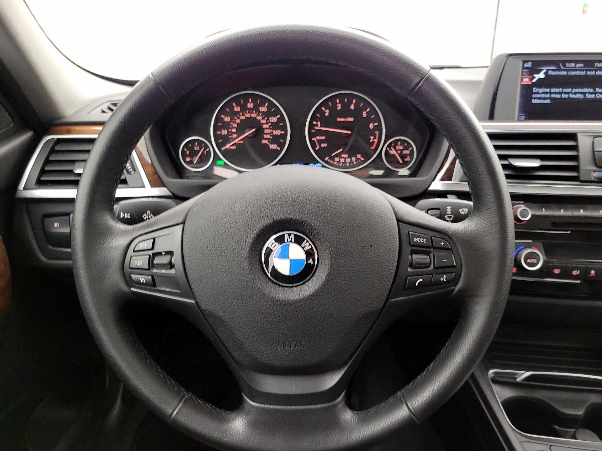 Thumbnail: 2016 BMW 3 Series - 10