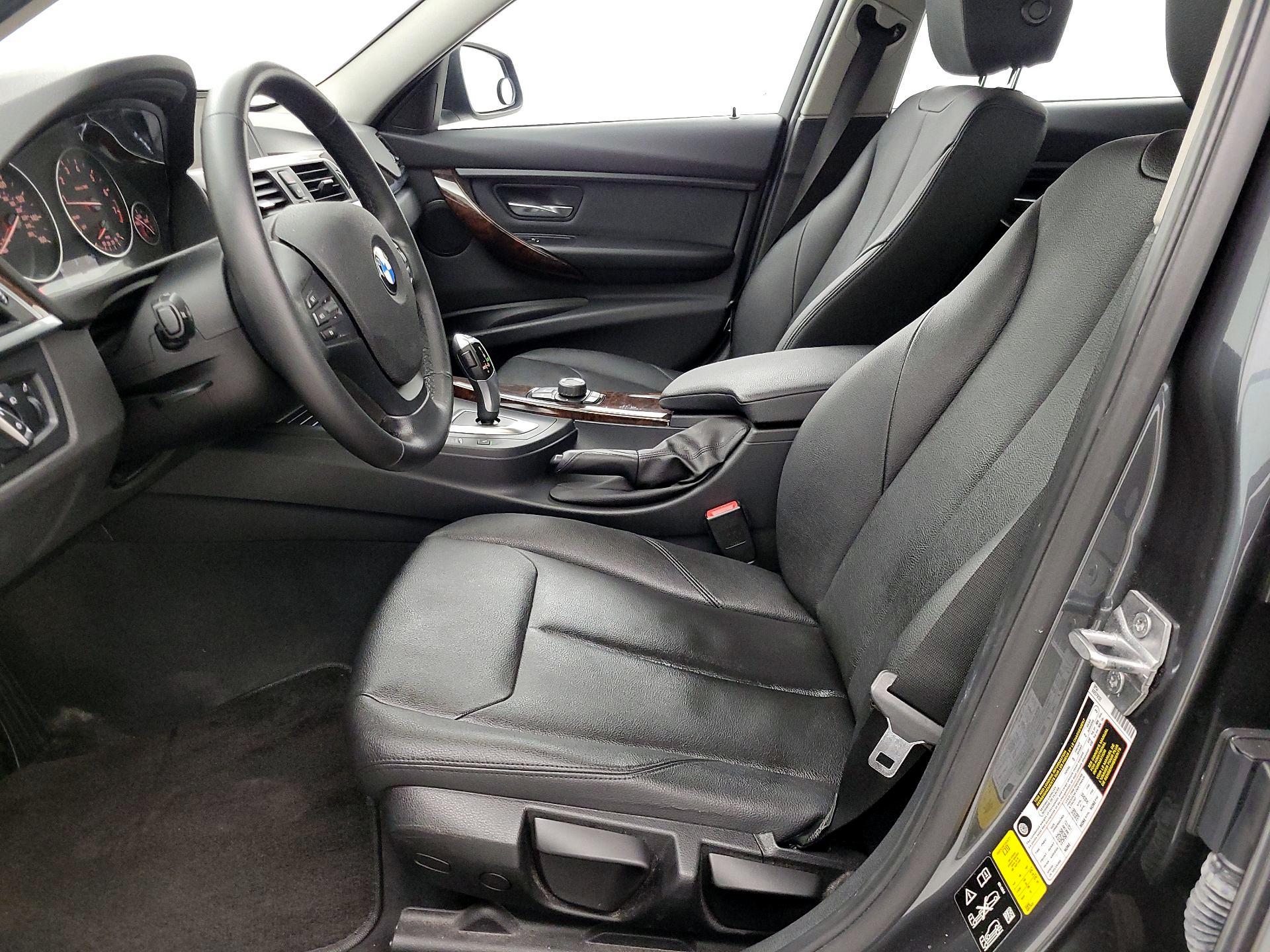 Thumbnail: 2016 BMW 3 Series - 11