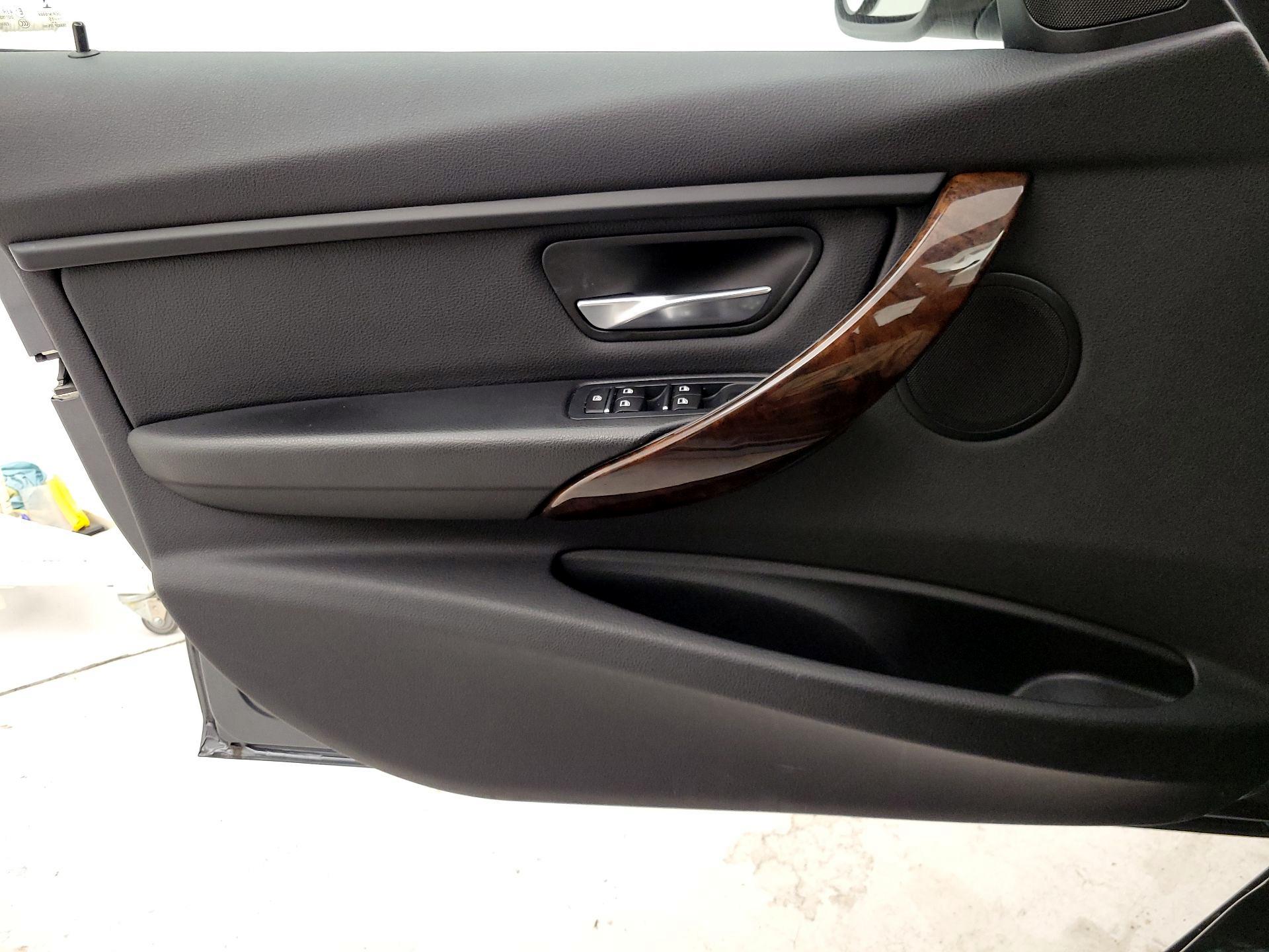 Thumbnail: 2016 BMW 3 Series - 12