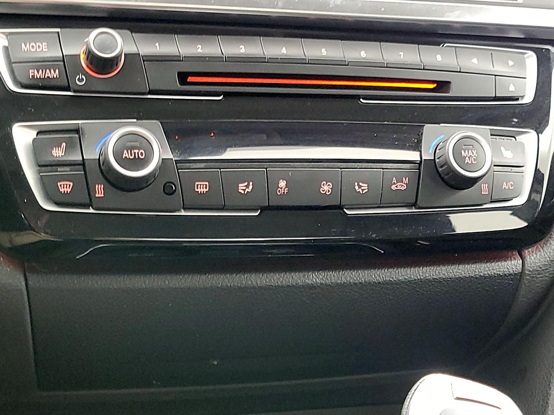 Thumbnail: 2016 BMW 3 Series - 16