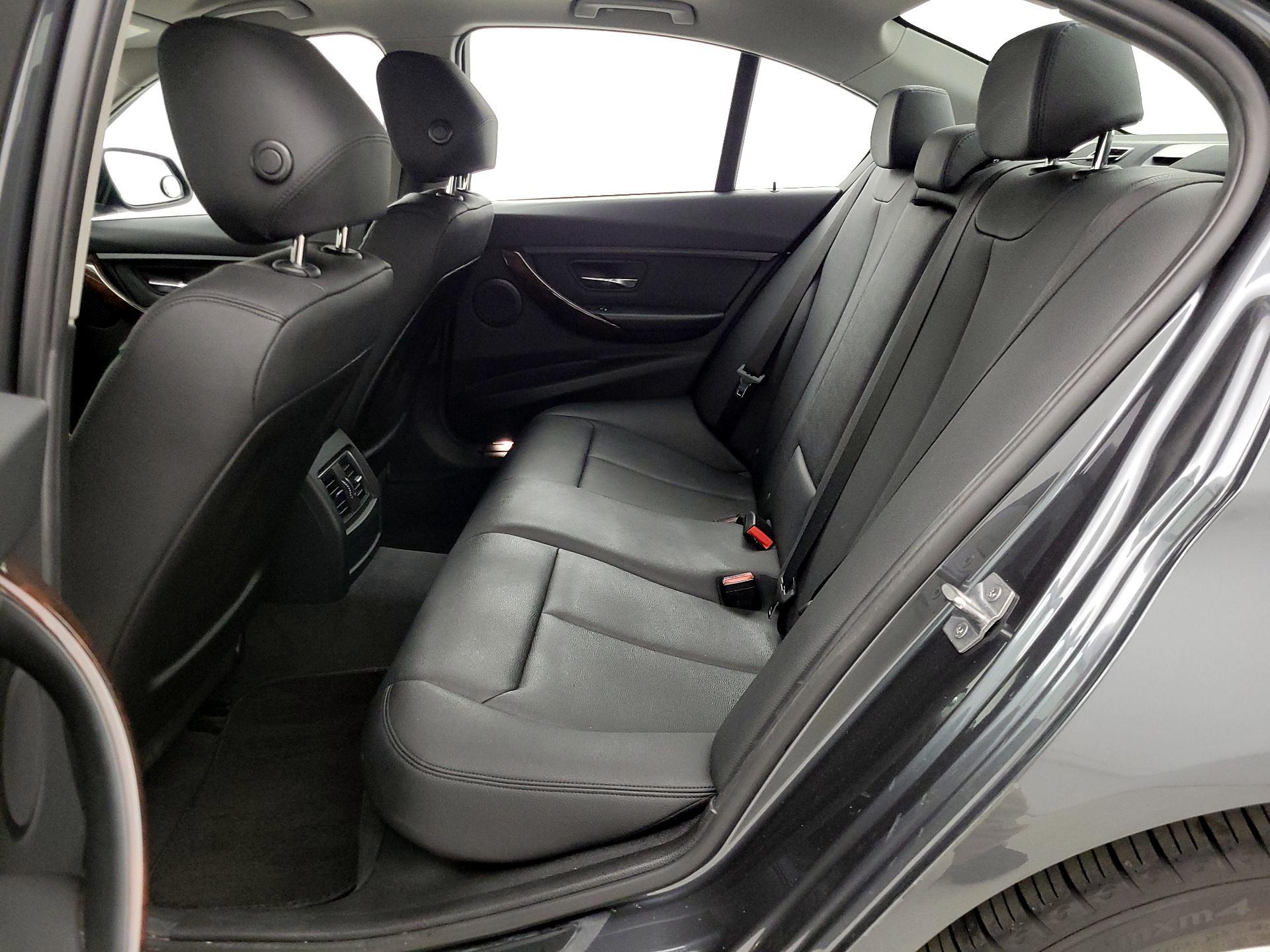 Thumbnail: 2016 BMW 3 Series - 19