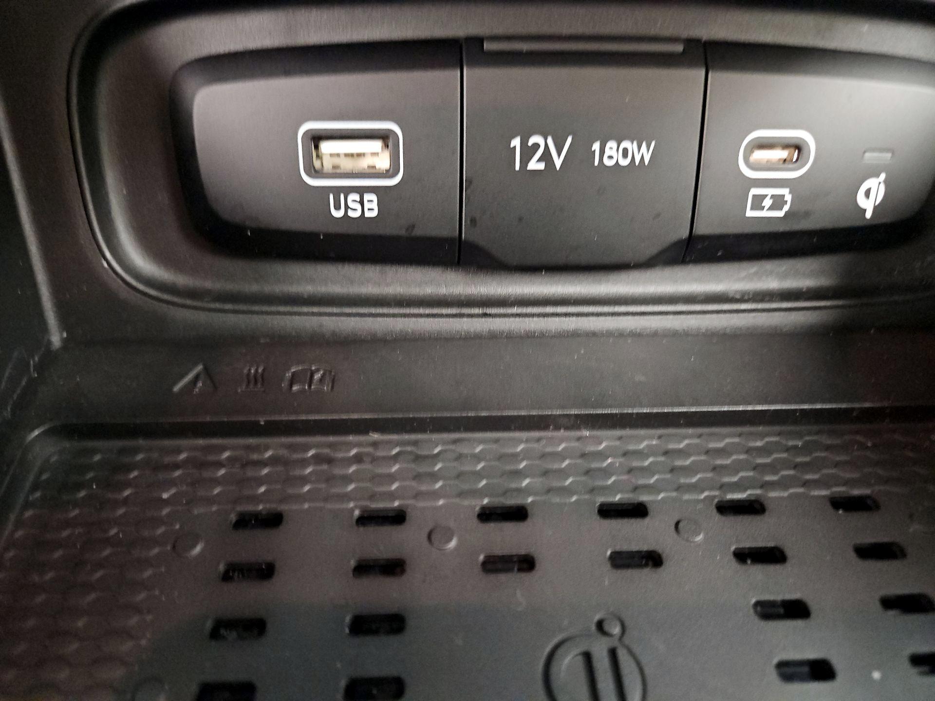 Thumbnail: 2023 Hyundai Venue - 18