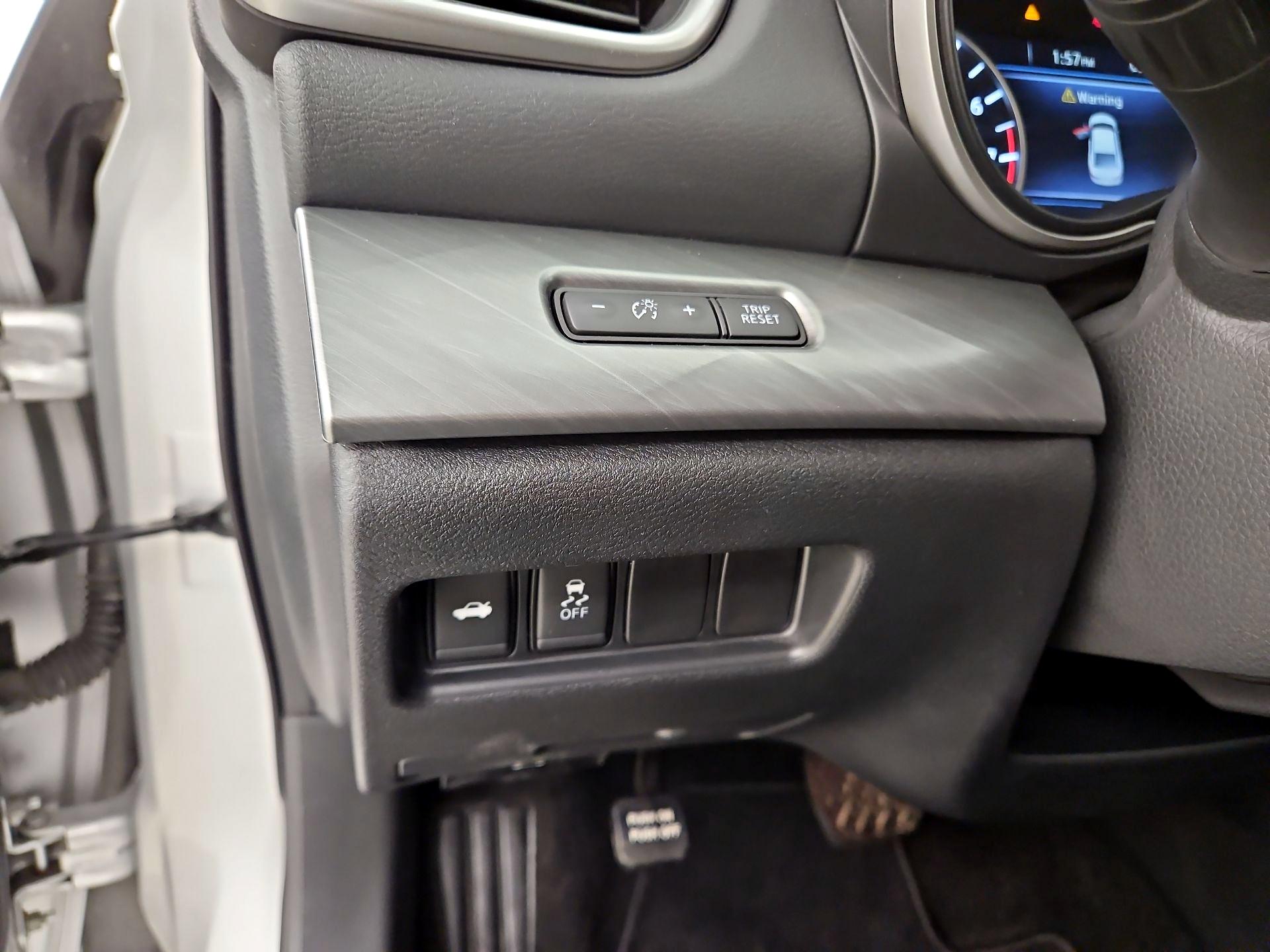 Thumbnail: 2017 Nissan Maxima - 13