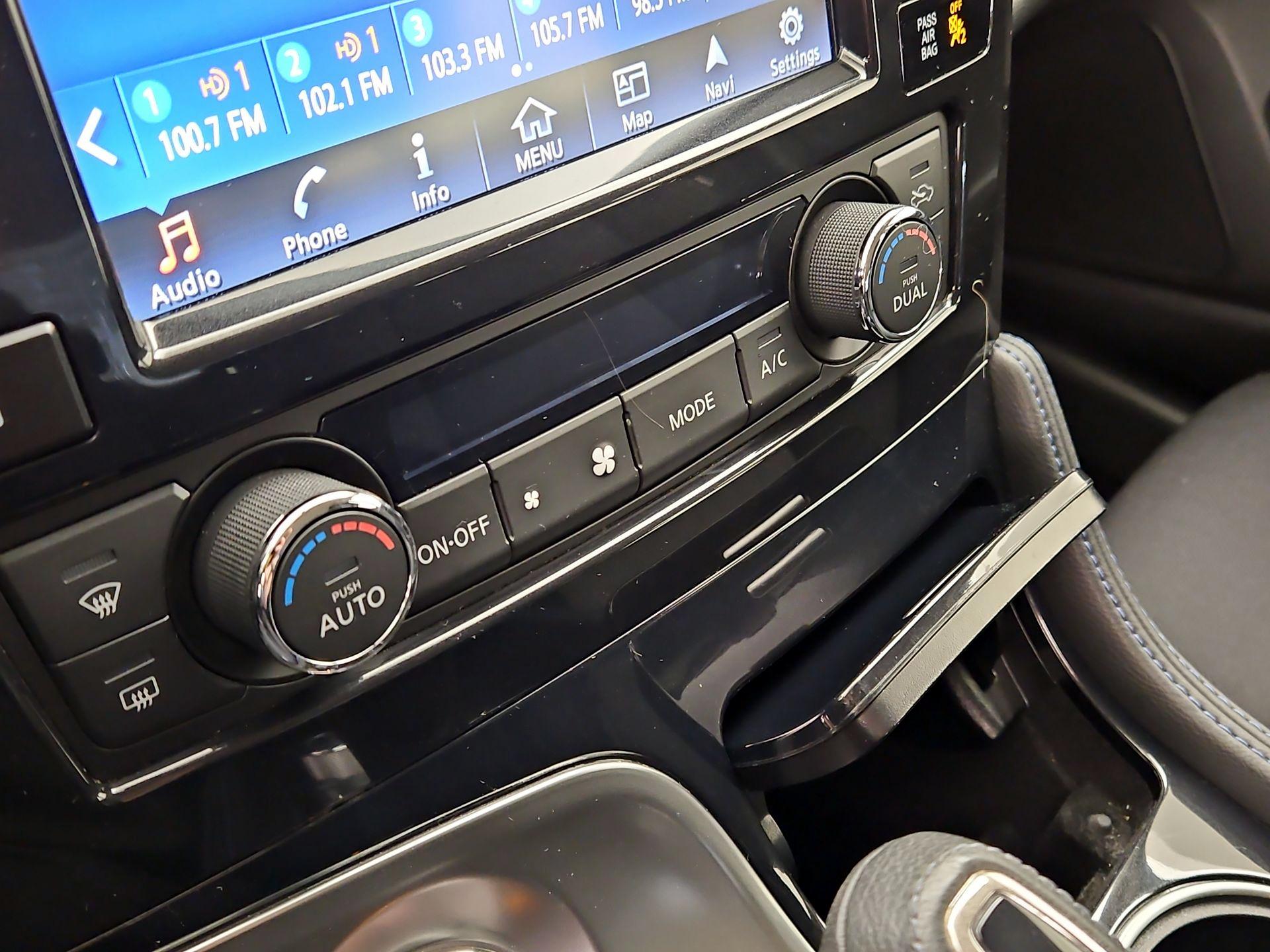 Thumbnail: 2017 Nissan Maxima - 17