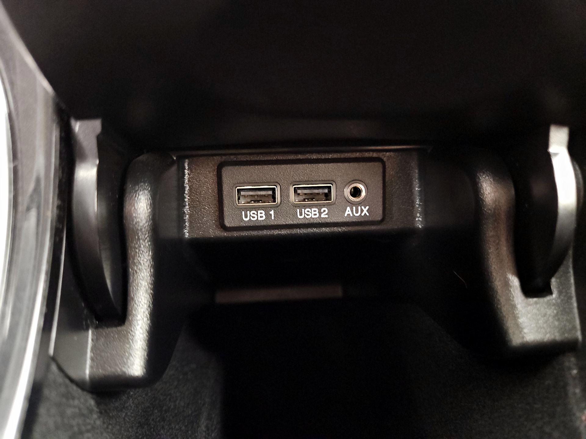 Thumbnail: 2017 Nissan Maxima - 19