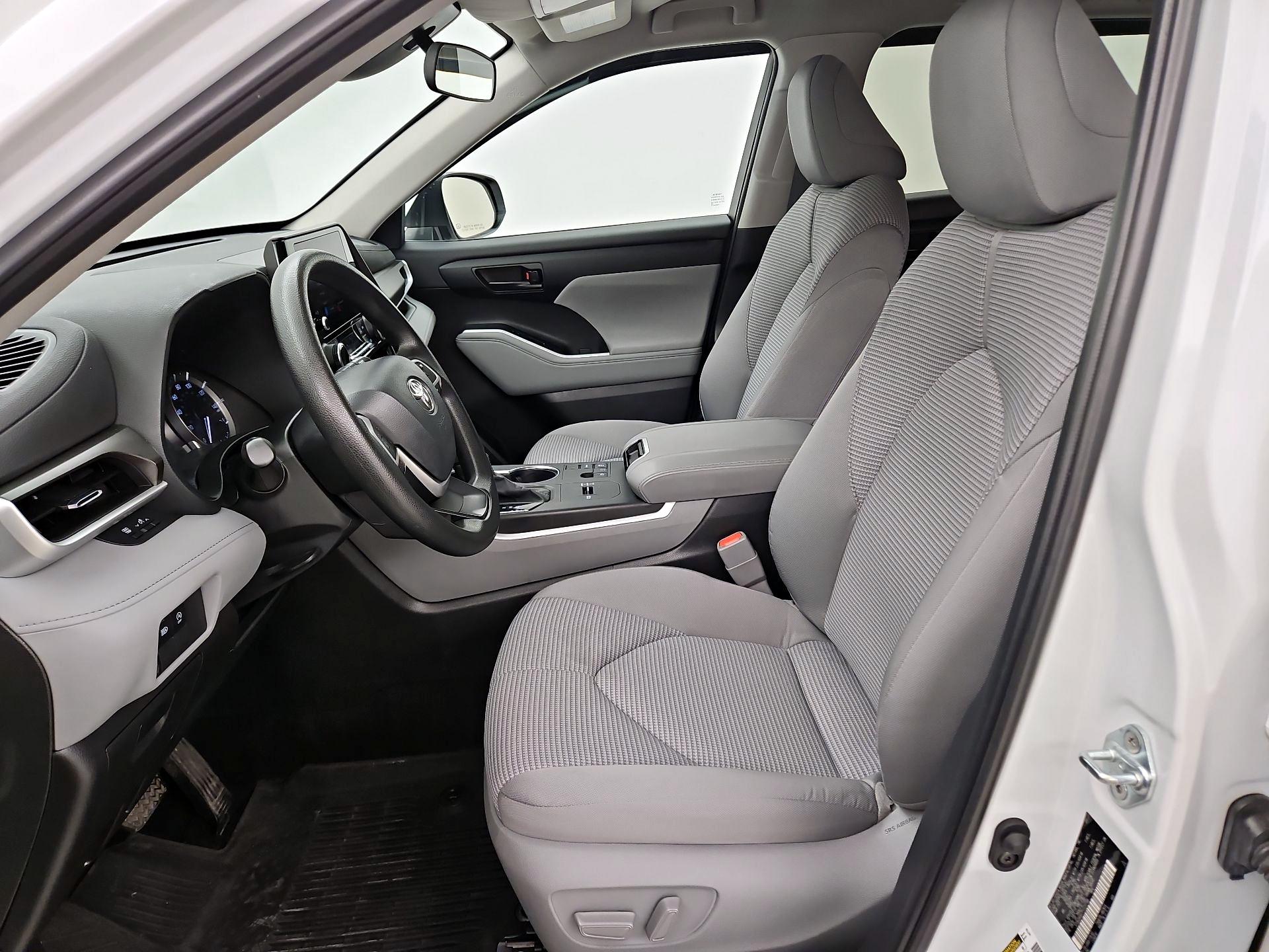 Thumbnail: 2023 Toyota Highlander - 11