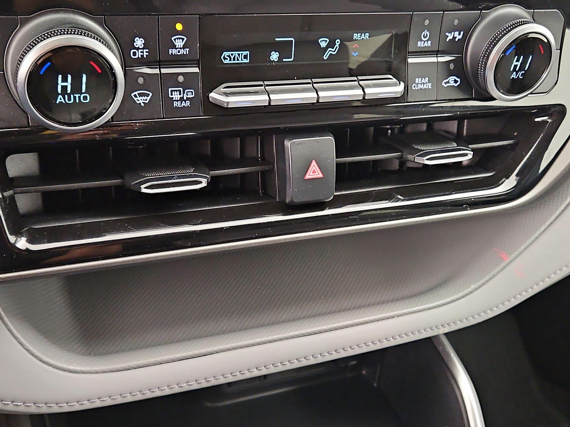 Thumbnail: 2023 Toyota Highlander - 16