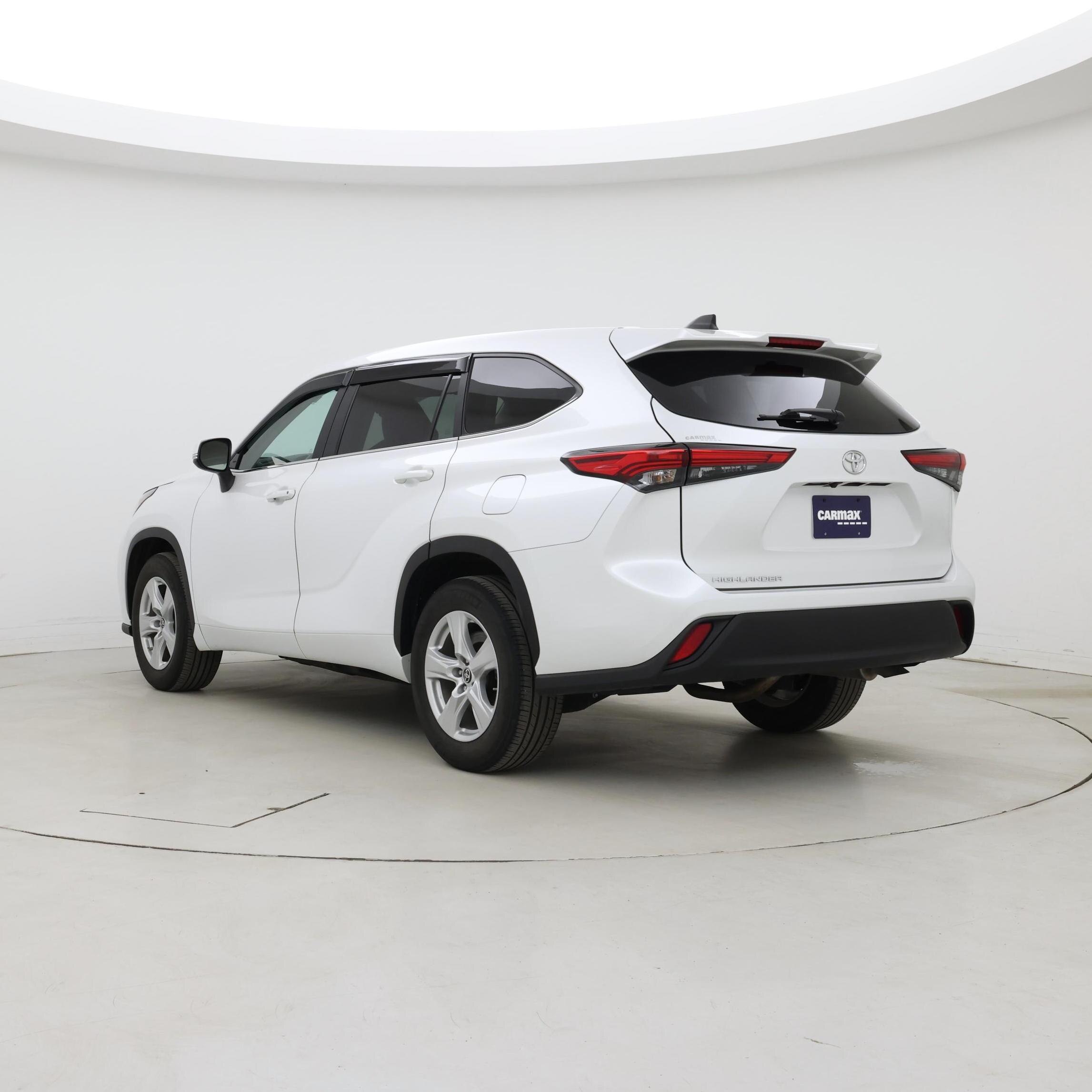 Thumbnail: 2023 Toyota Highlander - 2