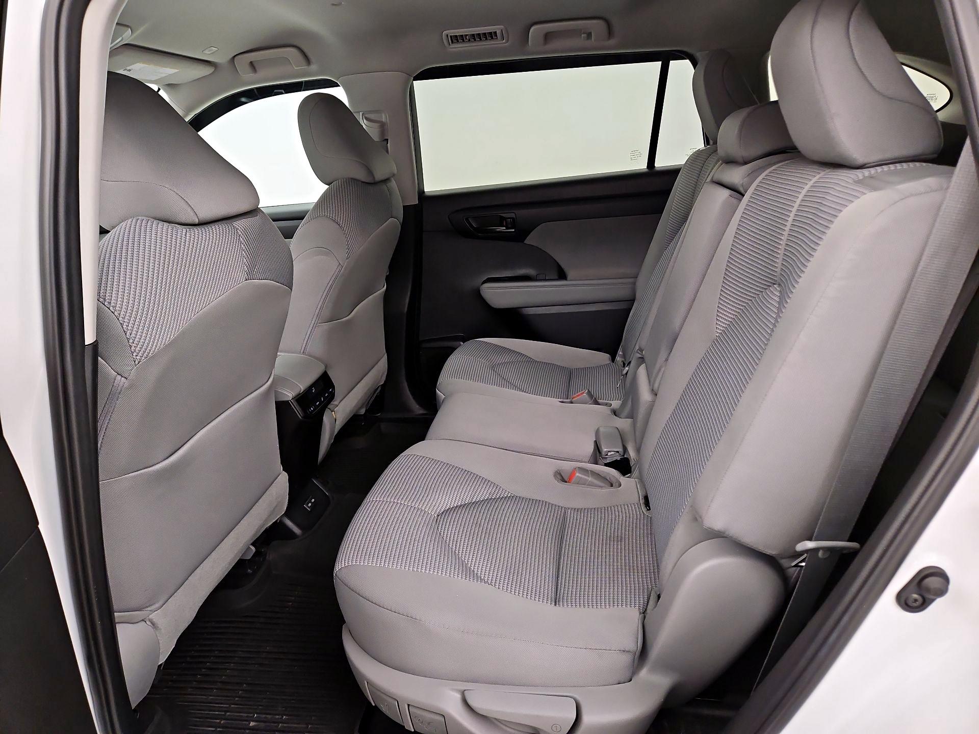 Thumbnail: 2023 Toyota Highlander - 19