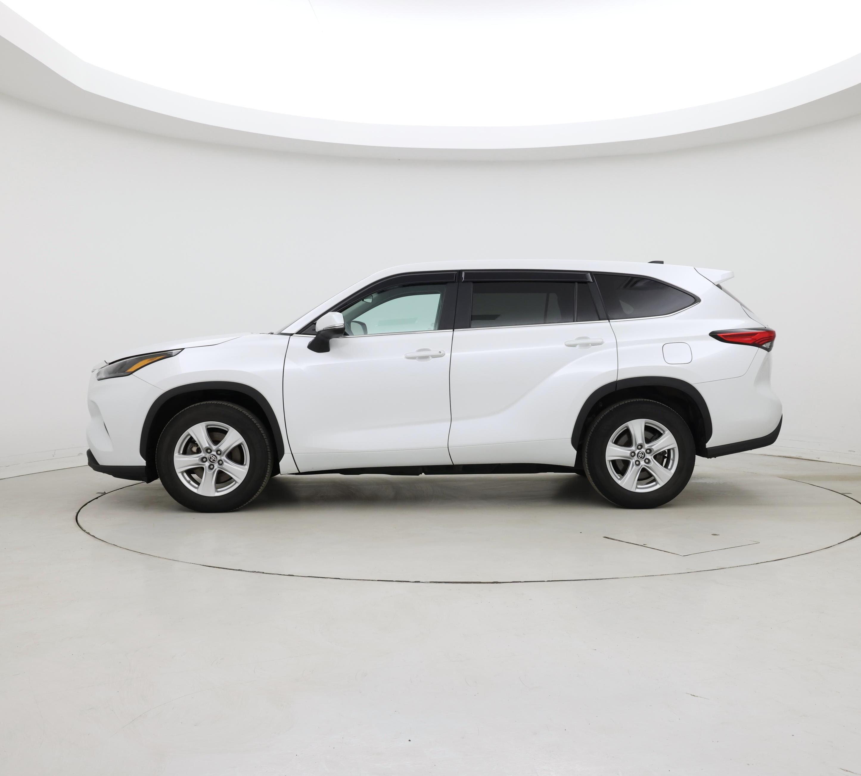Thumbnail: 2023 Toyota Highlander - 3