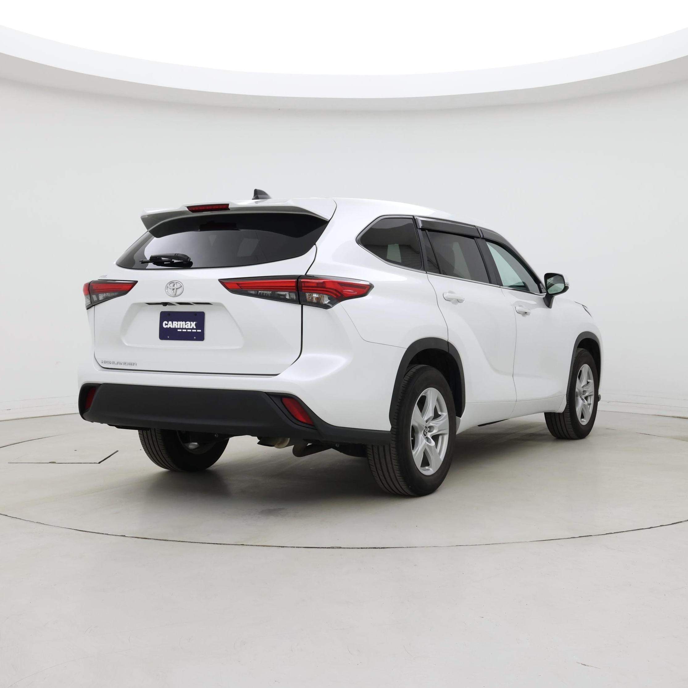 Thumbnail: 2023 Toyota Highlander - 8