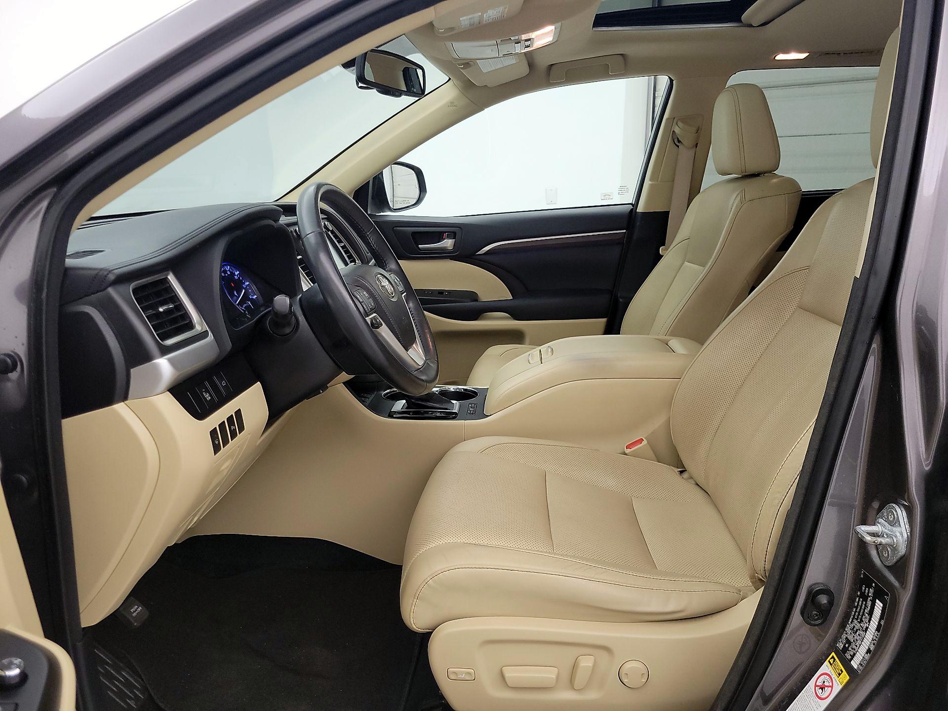 Thumbnail: 2015 Toyota Highlander - 11