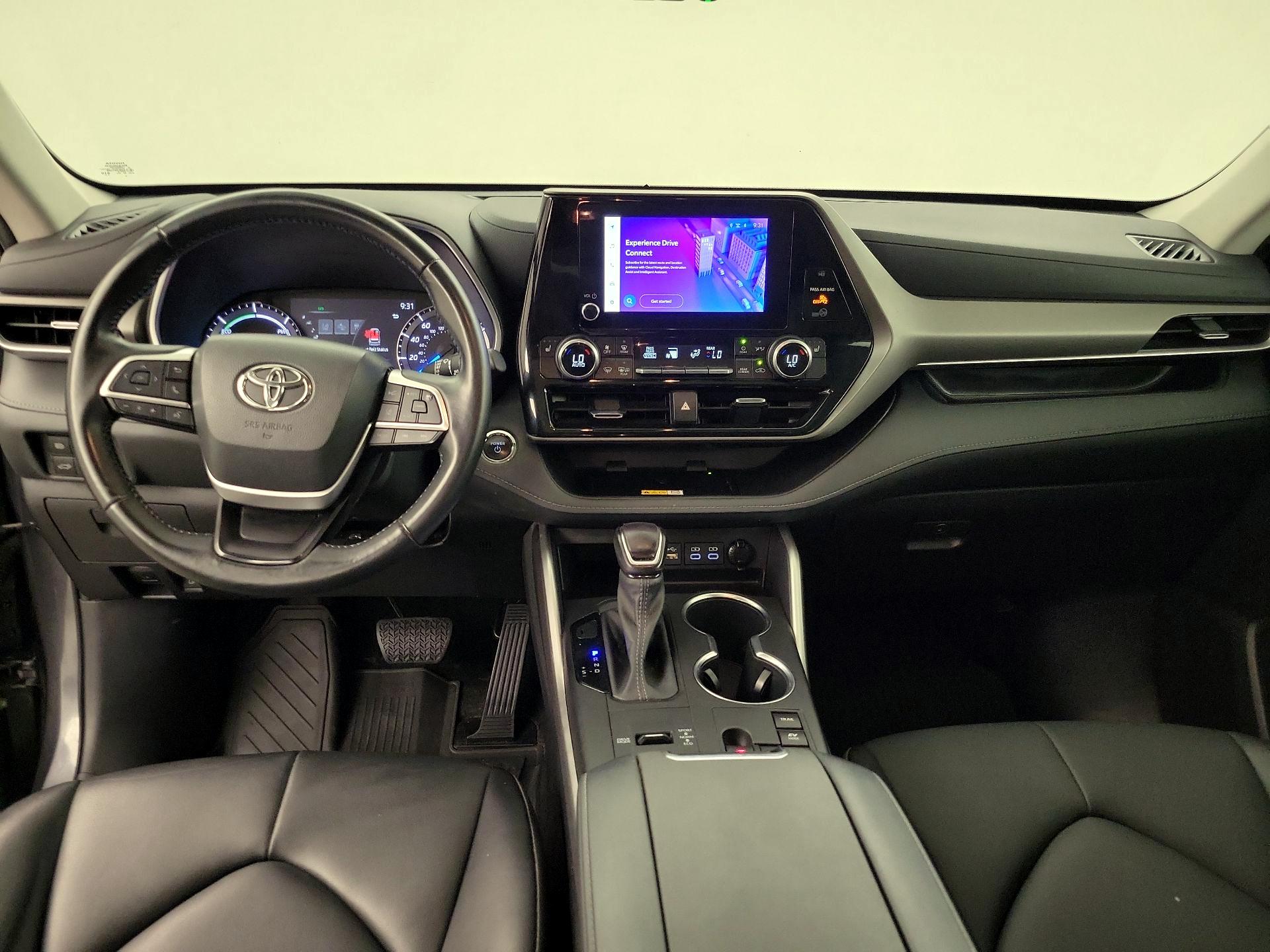 Thumbnail: 2023 Toyota Highlander - 9