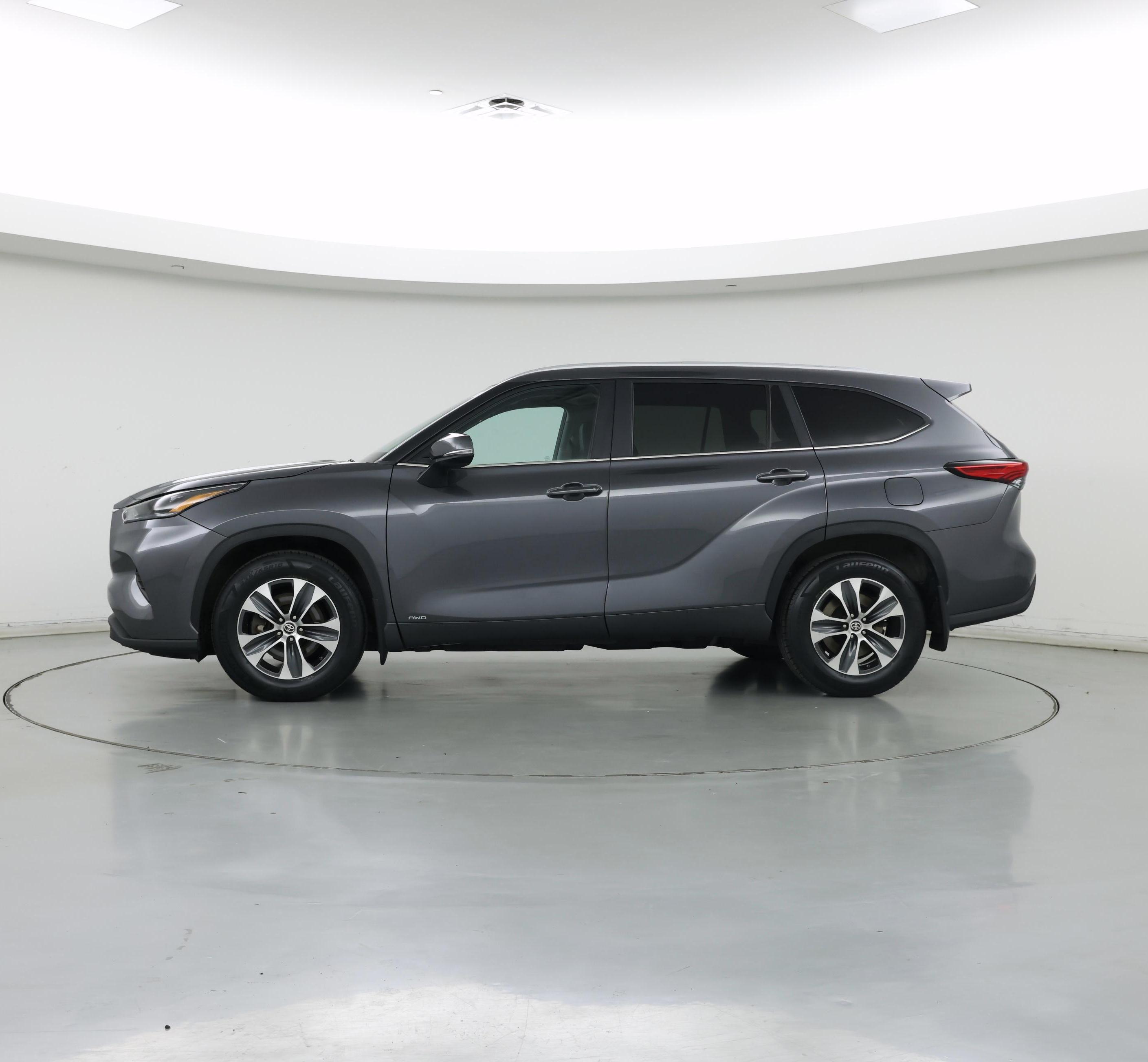 Thumbnail: 2023 Toyota Highlander - 3