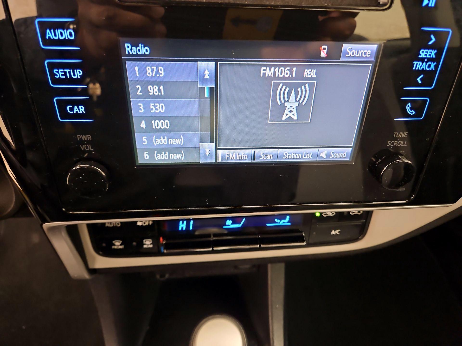 Thumbnail: 2017 Toyota Corolla - 15