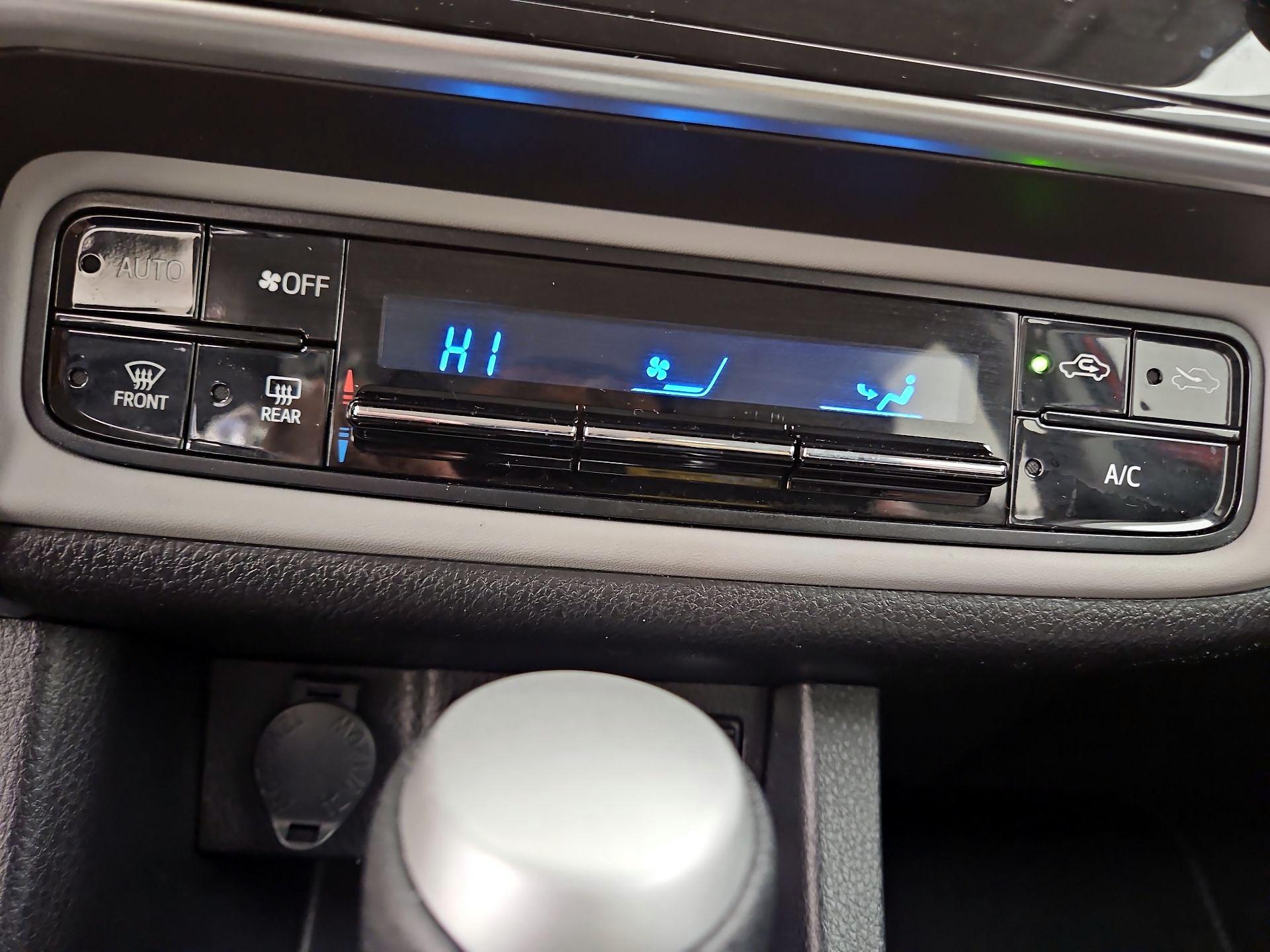 Thumbnail: 2017 Toyota Corolla - 16