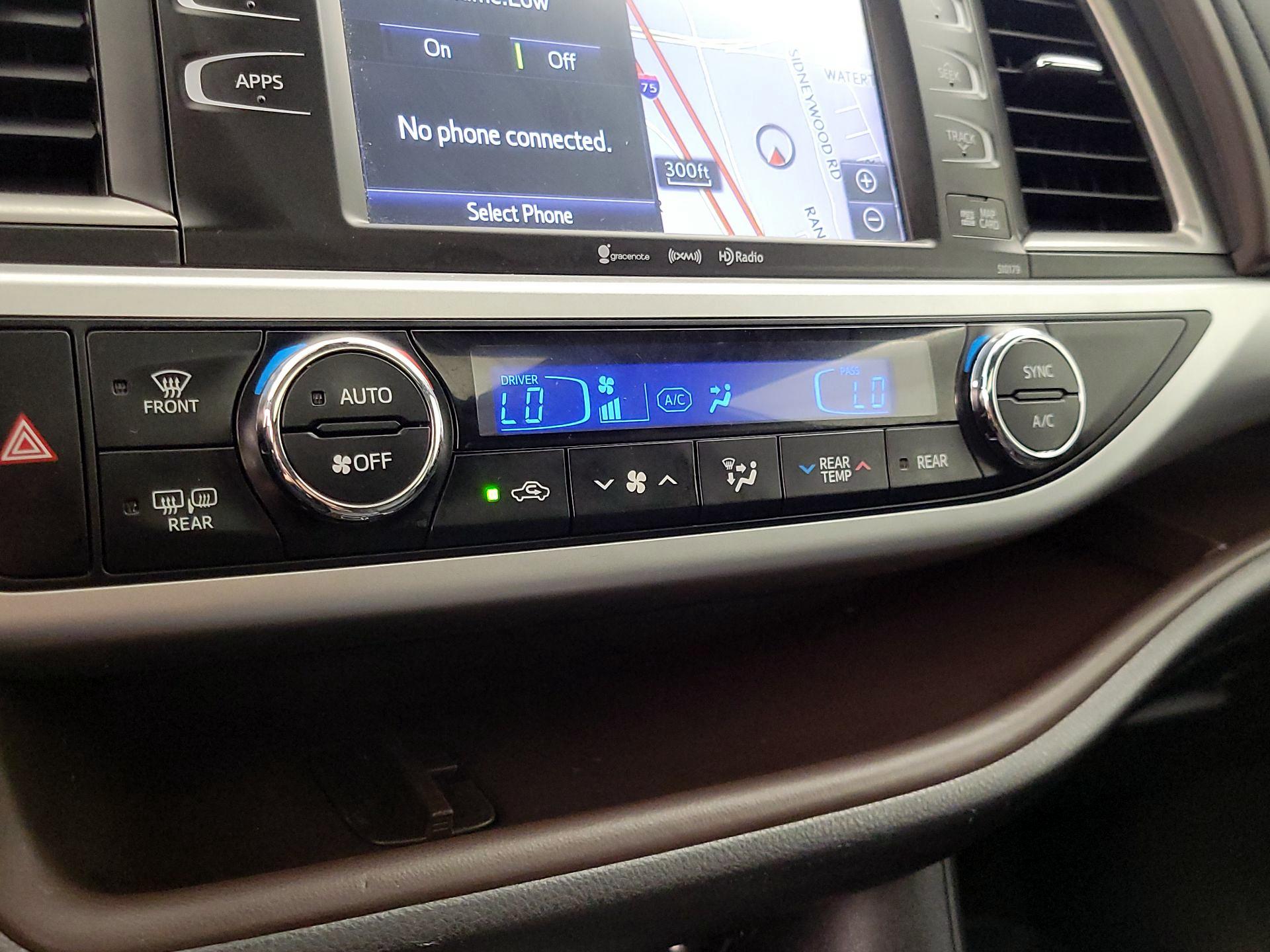 Thumbnail: 2018 Toyota Highlander - 16