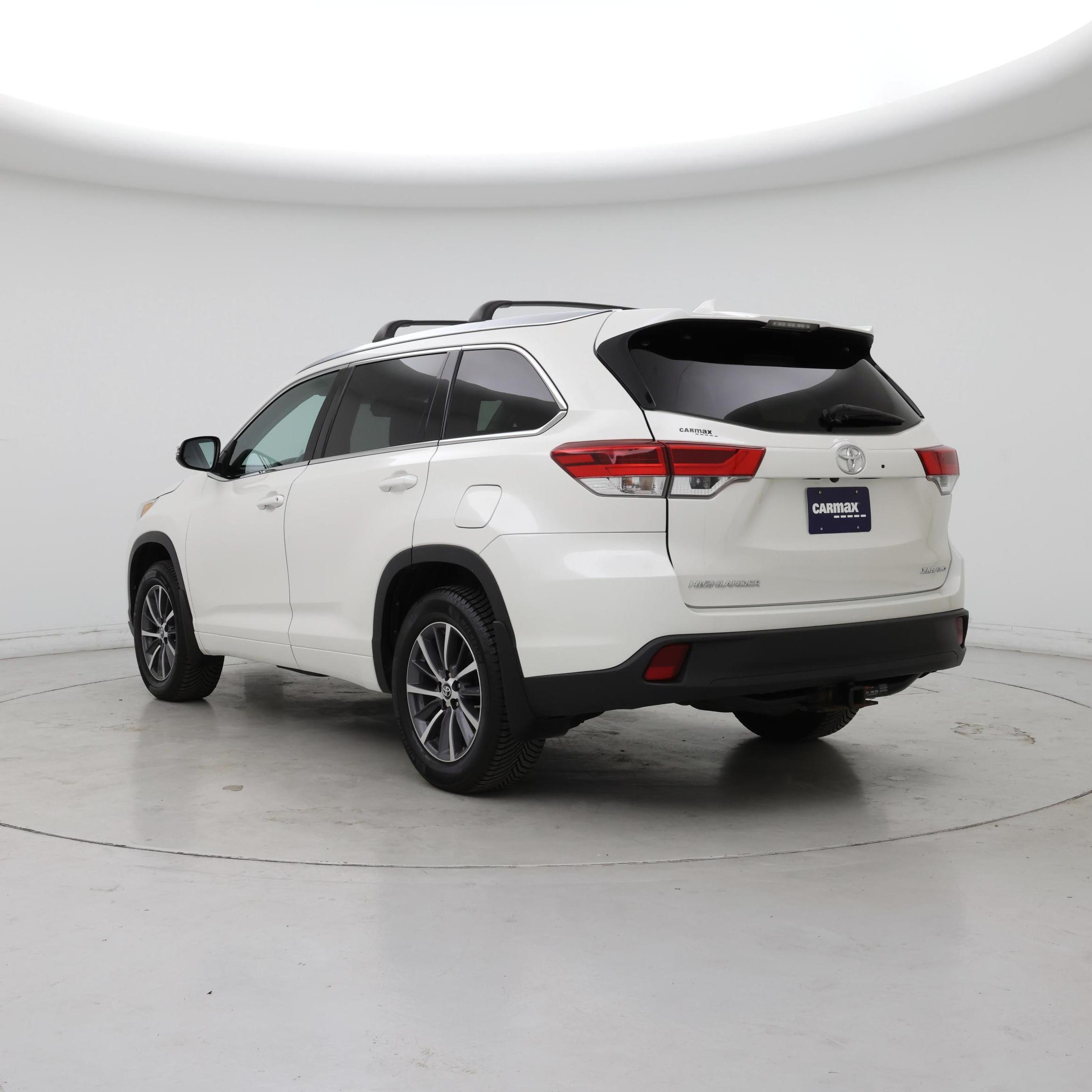 Thumbnail: 2018 Toyota Highlander - 2