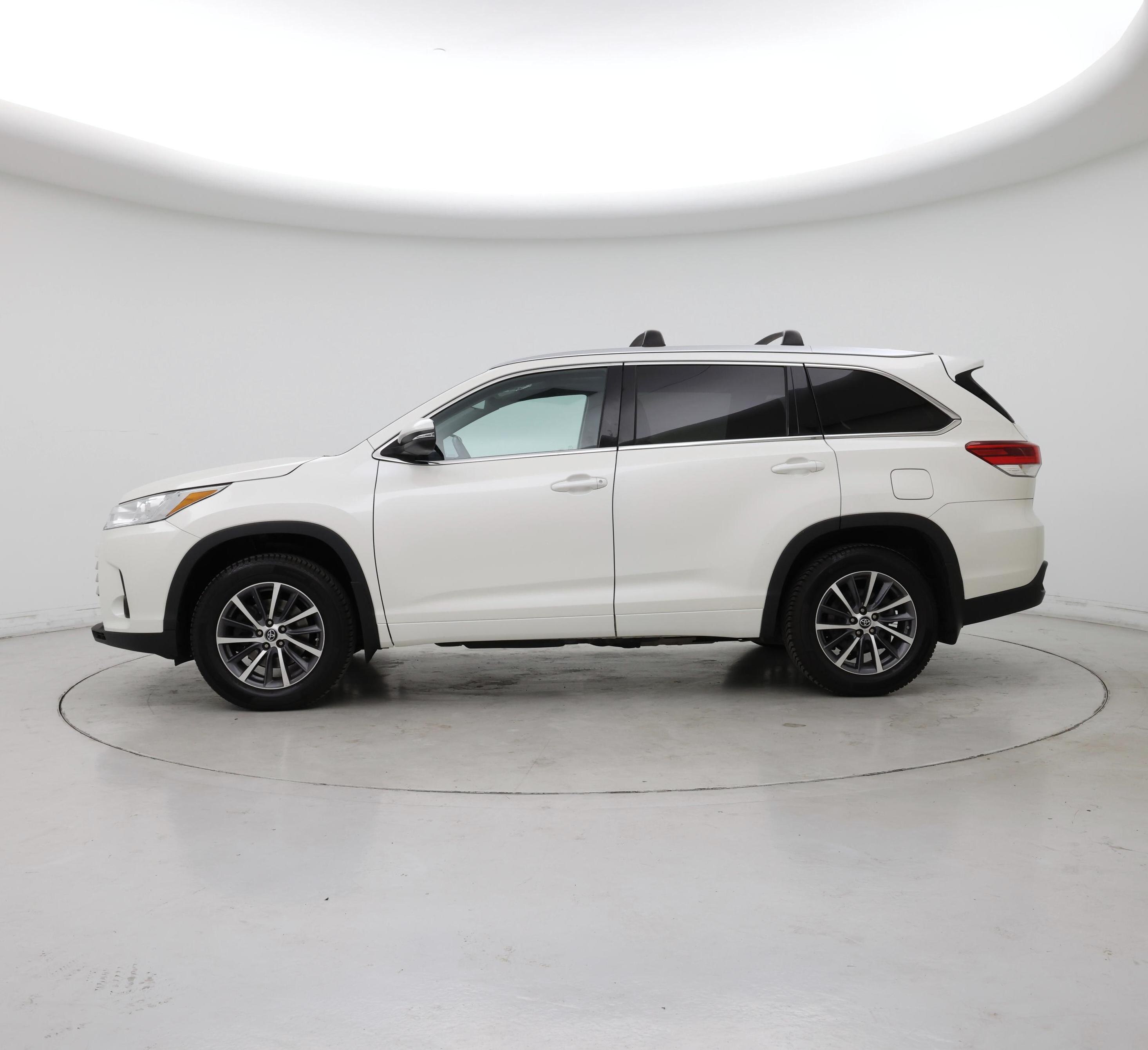 Thumbnail: 2018 Toyota Highlander - 3