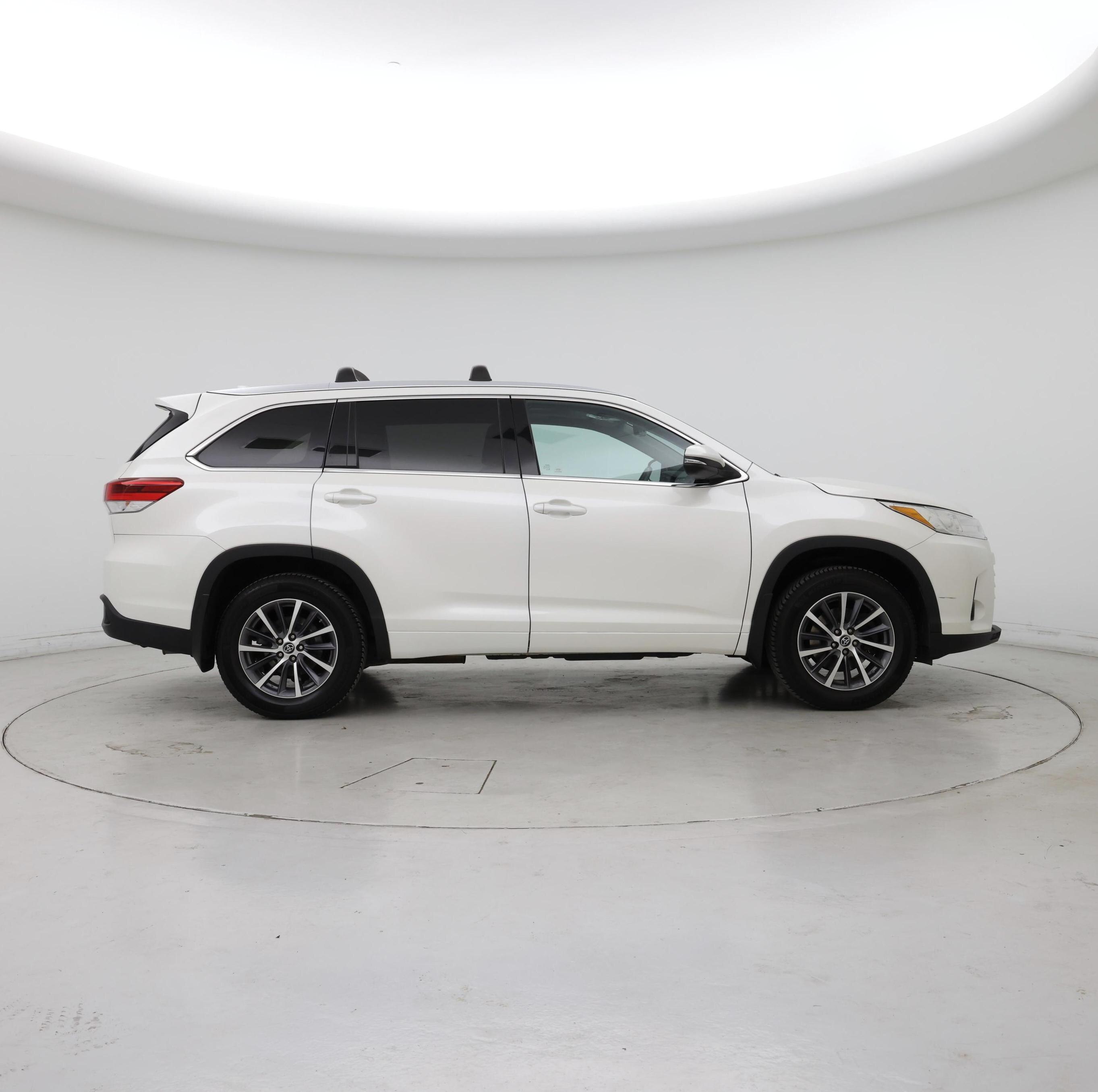 Thumbnail: 2018 Toyota Highlander - 7