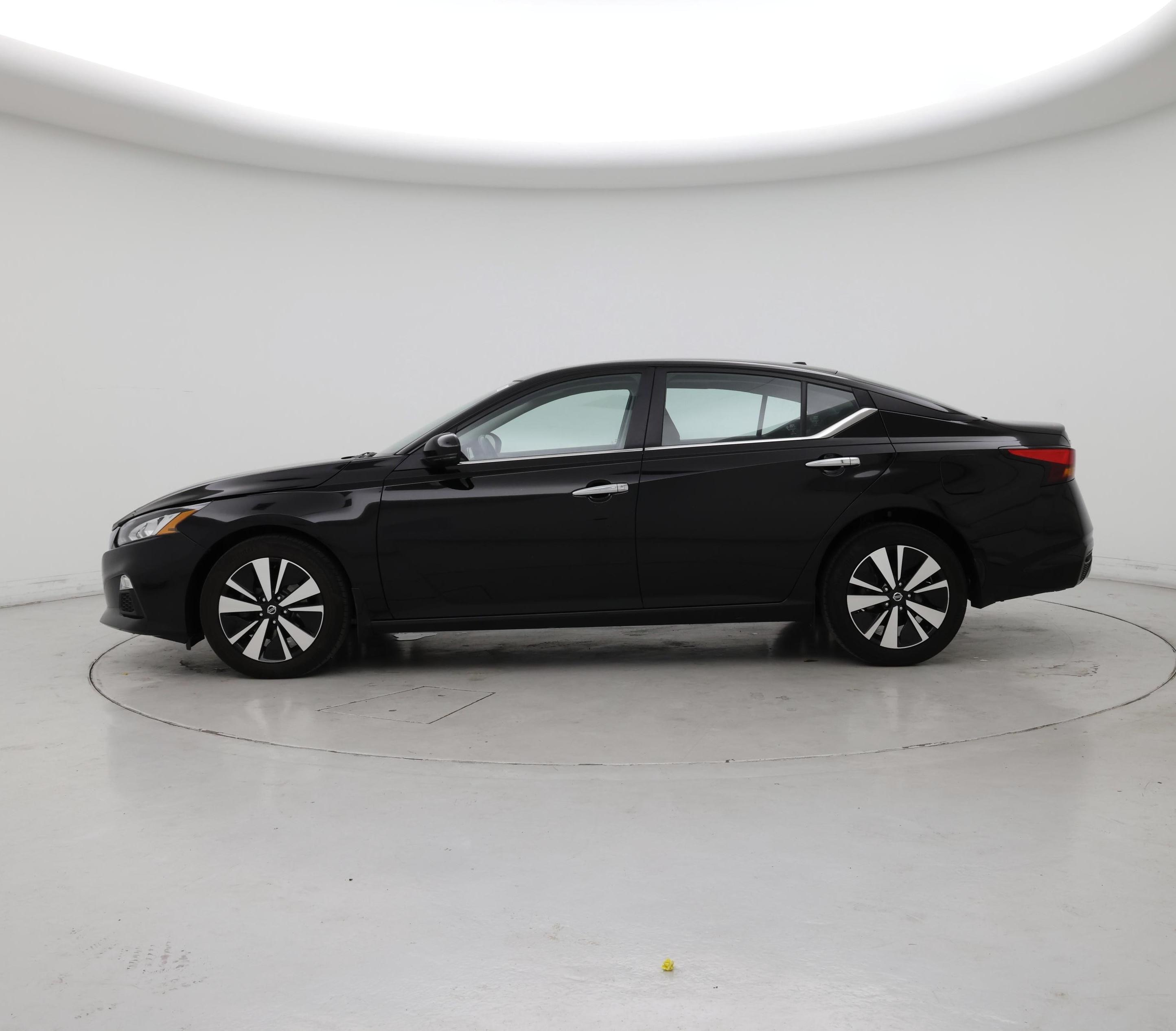 Thumbnail: 2022 Nissan Altima - 3