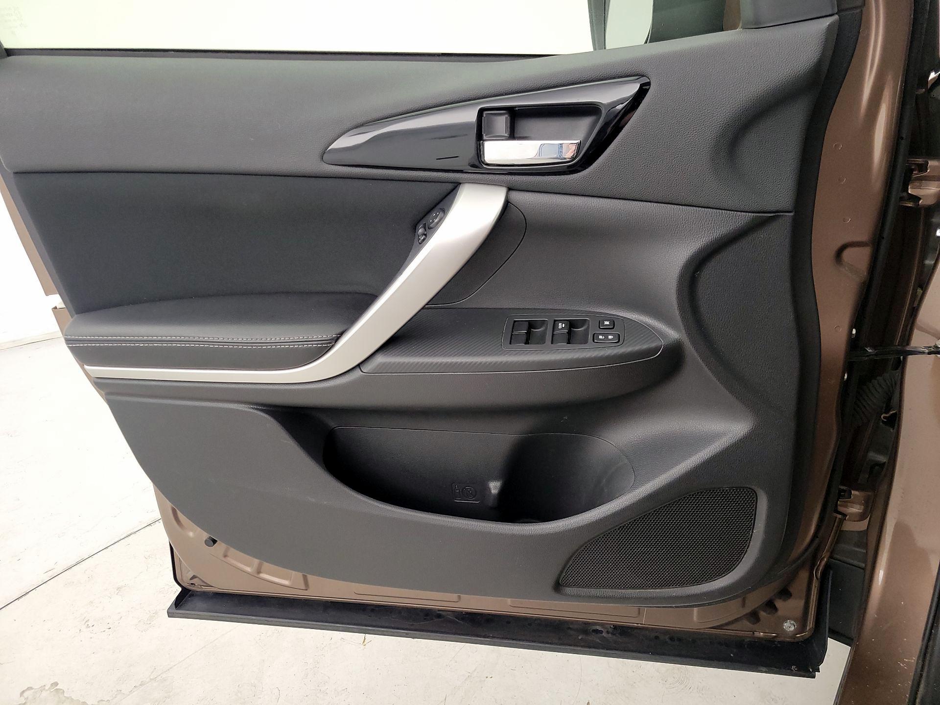 Thumbnail: 2018 Mitsubishi Eclipse Cross - 12