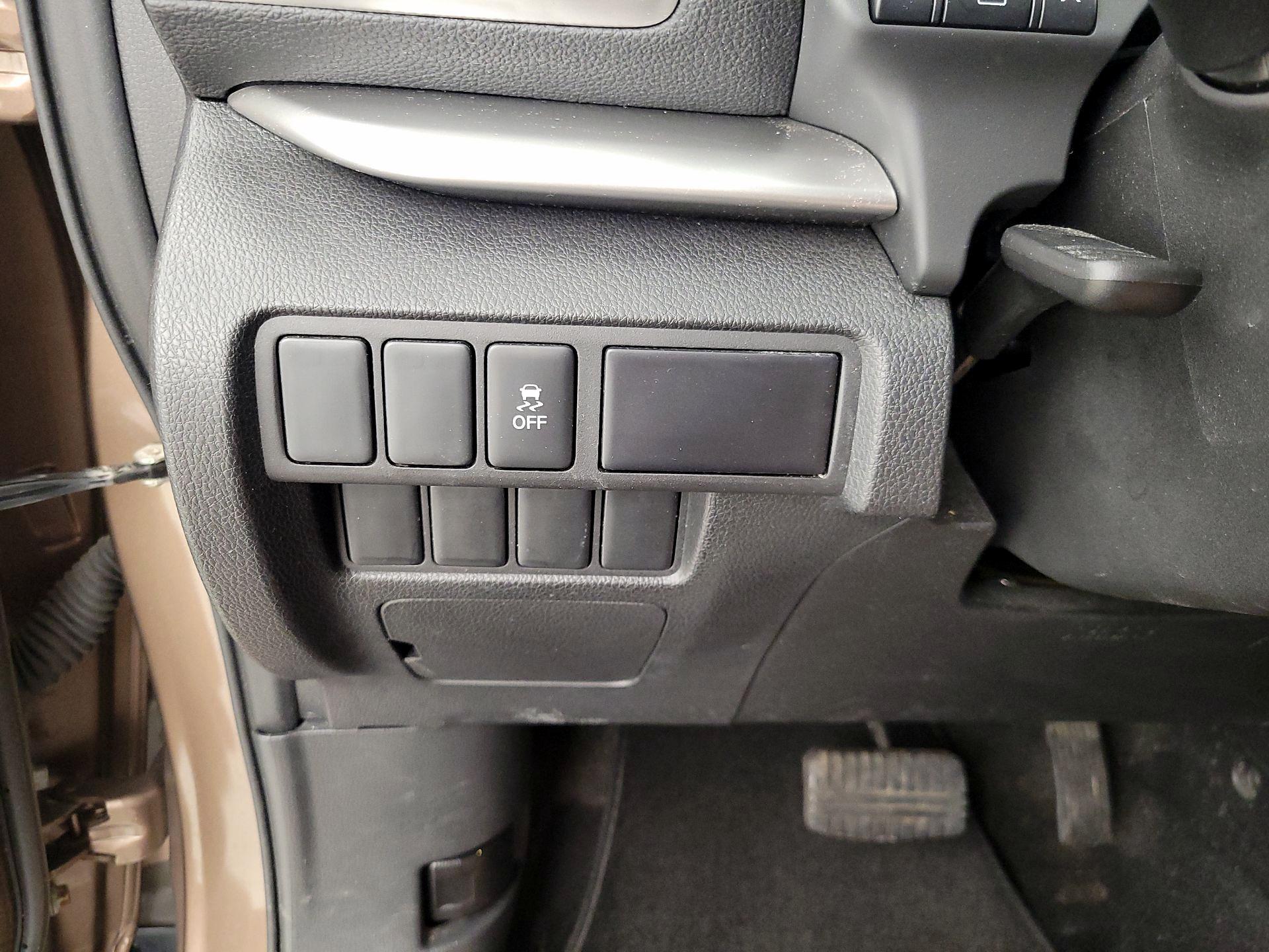 Thumbnail: 2018 Mitsubishi Eclipse Cross - 13