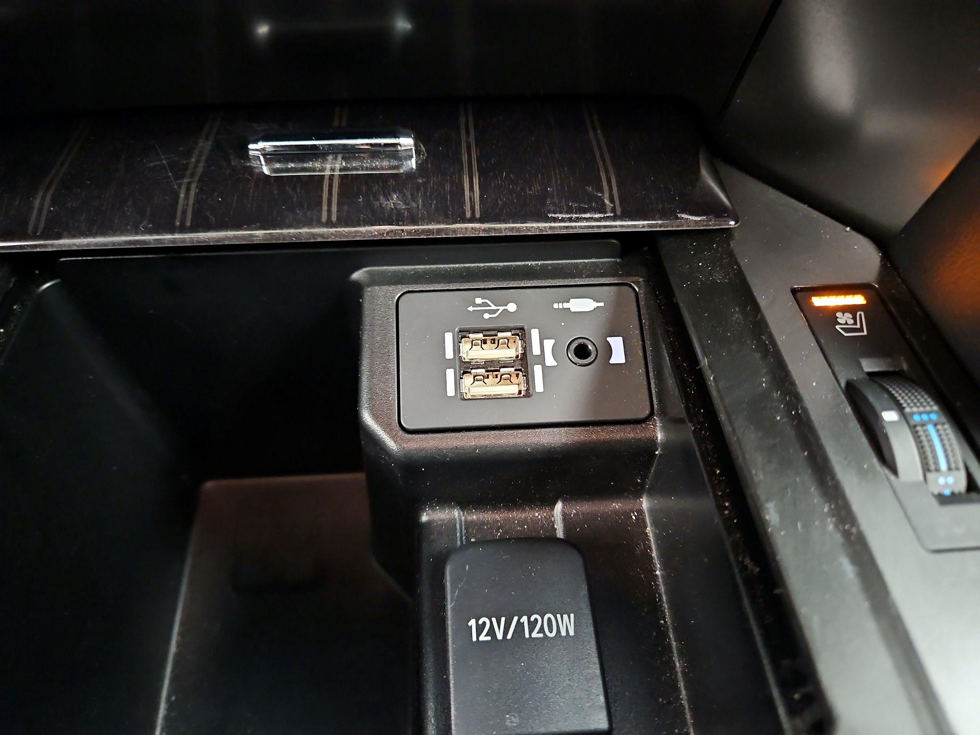 Thumbnail: 2023 Lexus GX - 19