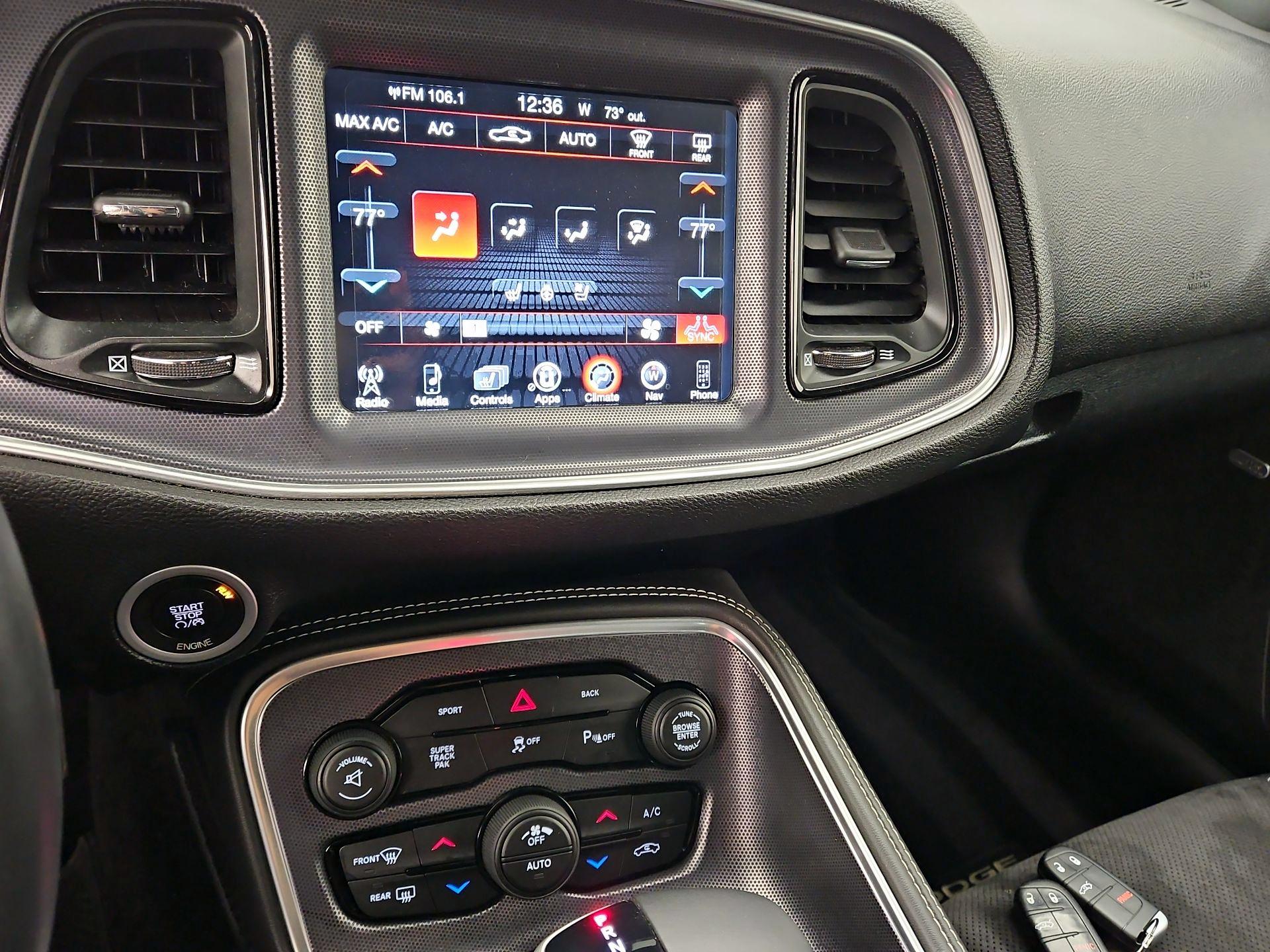 Thumbnail: 2016 Dodge Challenger - 17