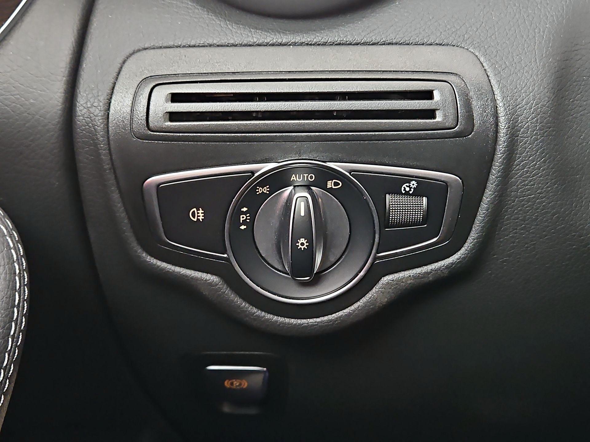 Thumbnail: 2022 Mercedes-Benz GLC - 13