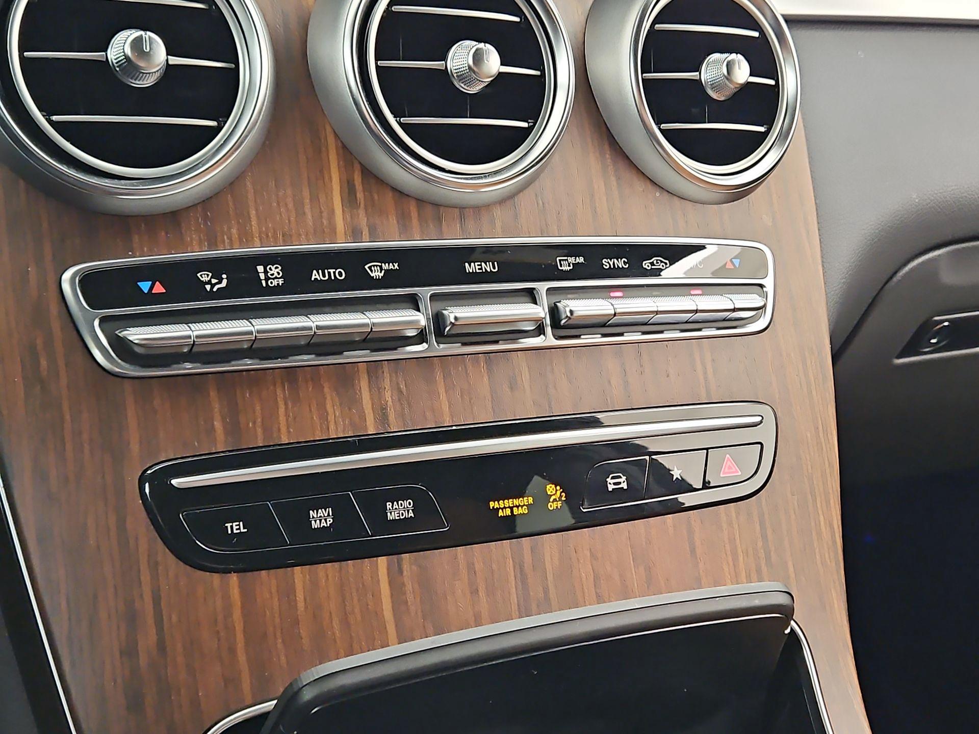 Thumbnail: 2022 Mercedes-Benz GLC - 17