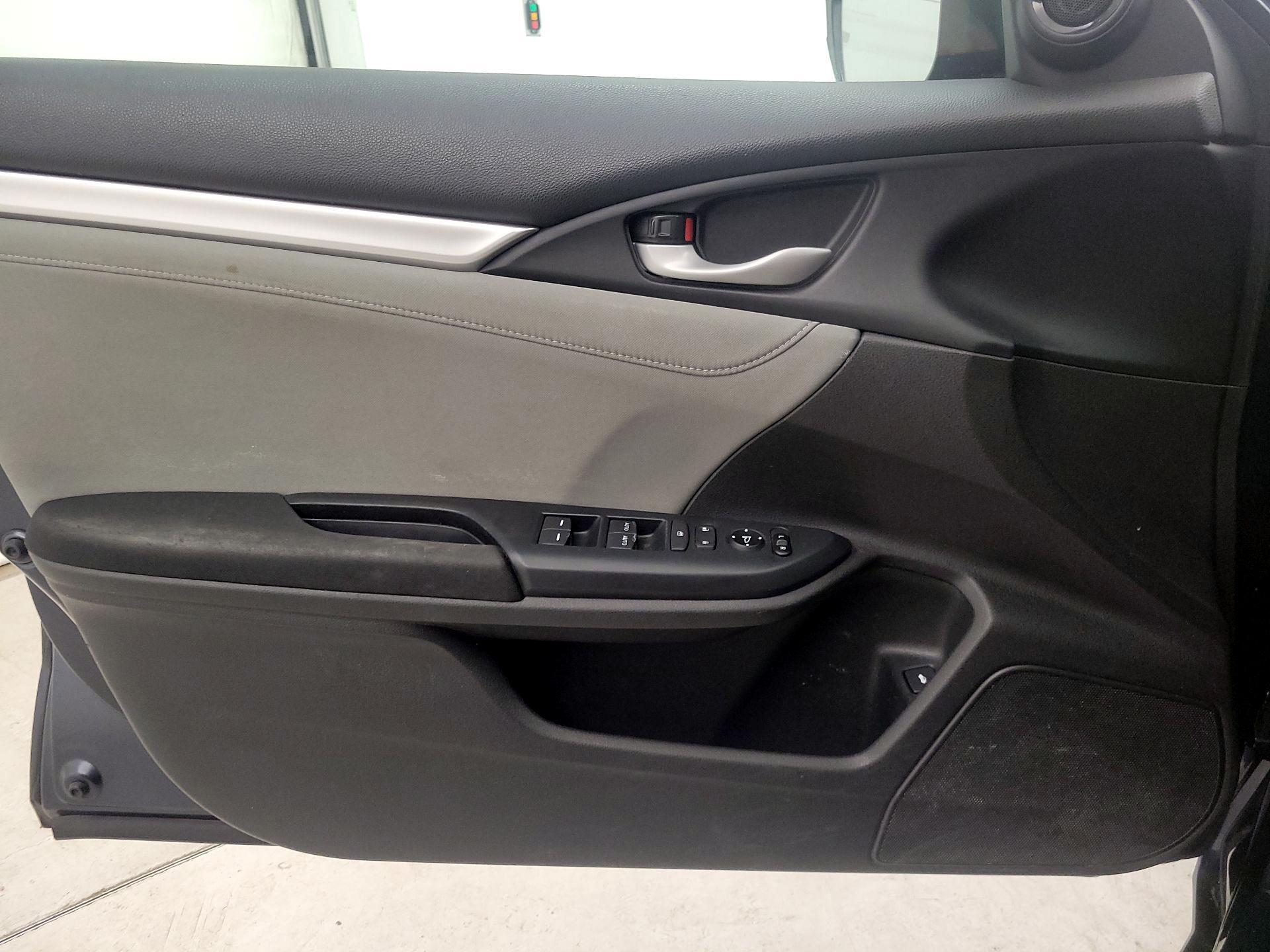 Thumbnail: 2016 Honda Civic - 10