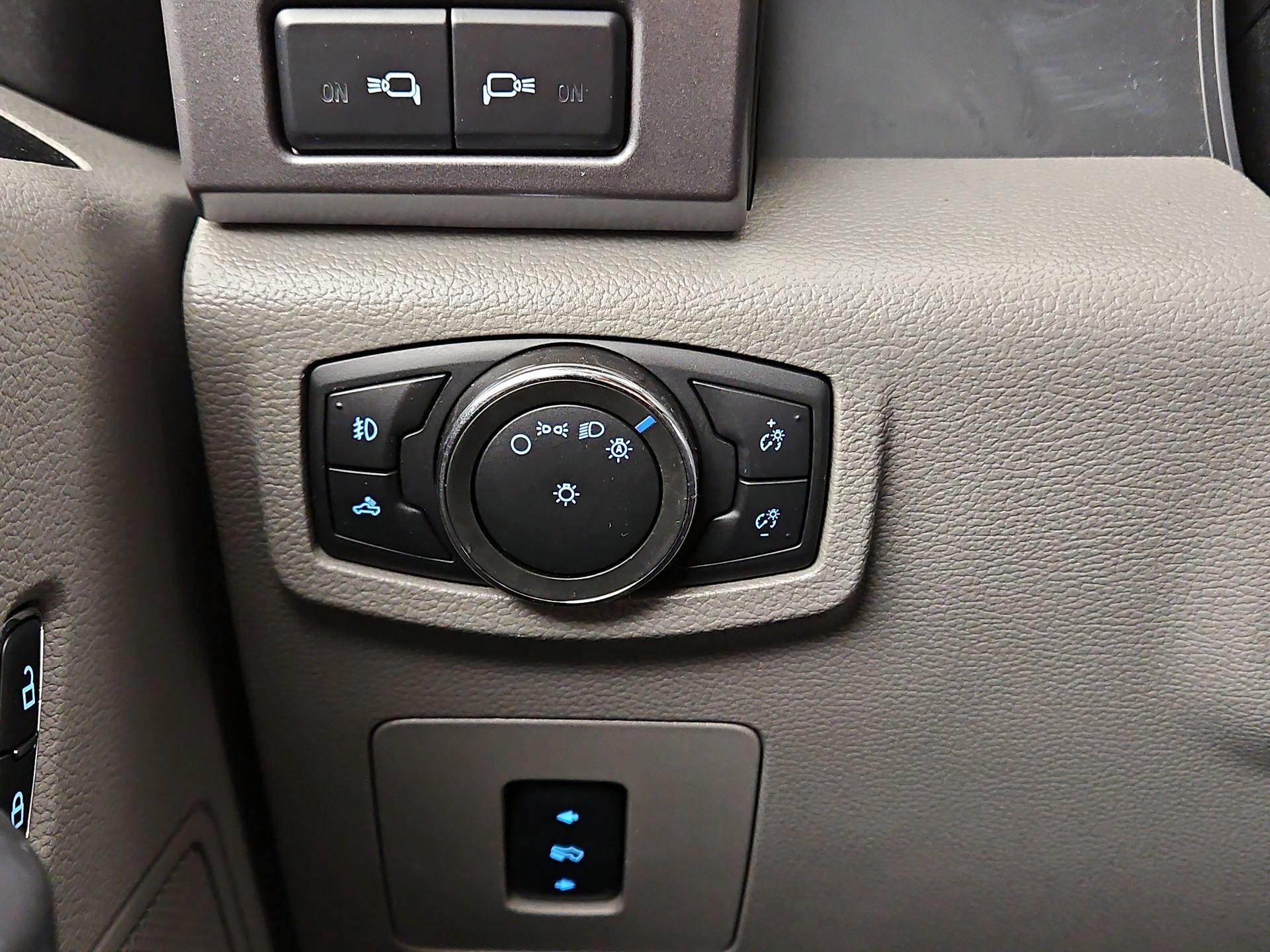 Thumbnail: 2015 Ford F-150 - 13